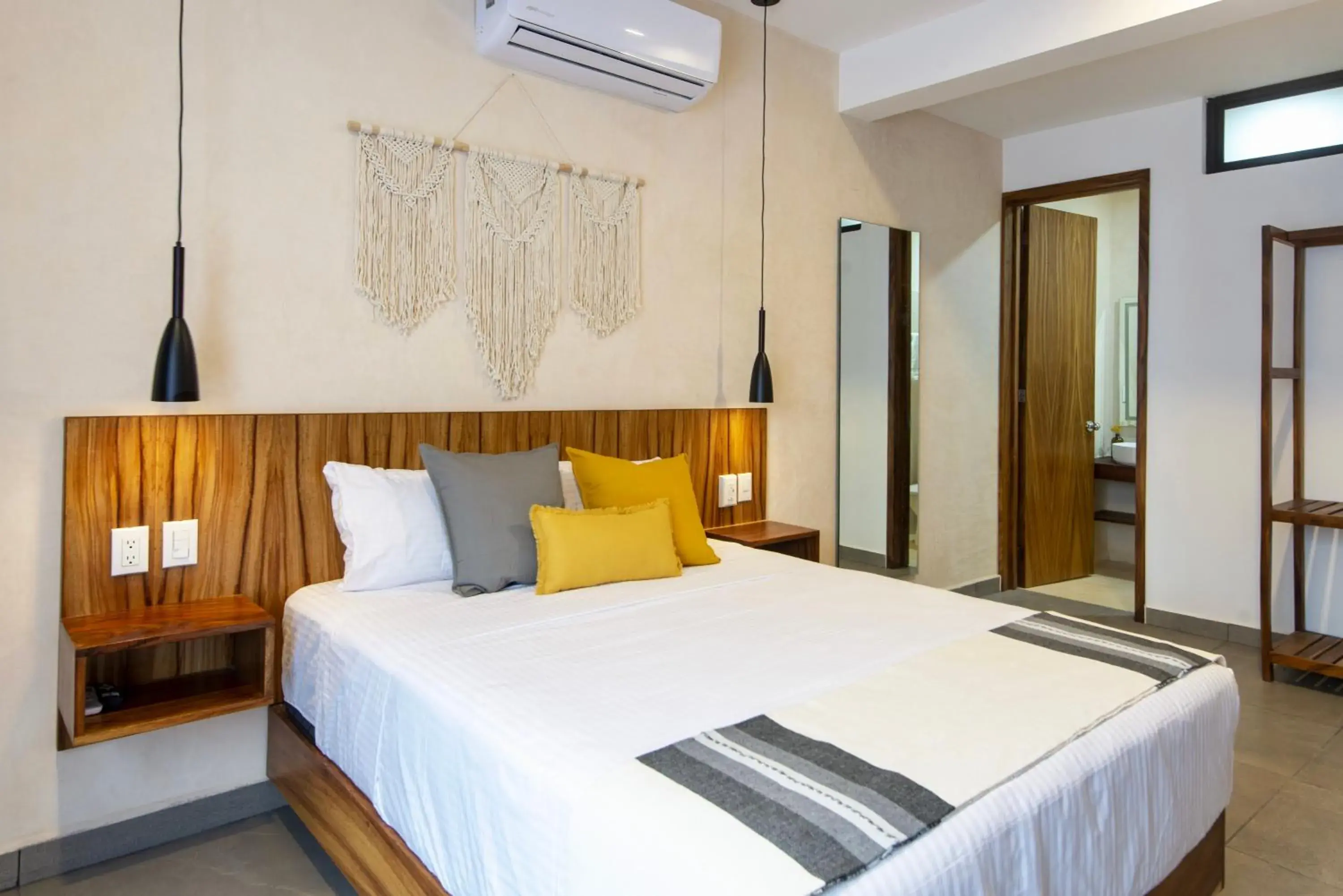 Queen Room in Casa Ita Surf - Adults Only Queen Room in Casa Ita Surf - Adults Only