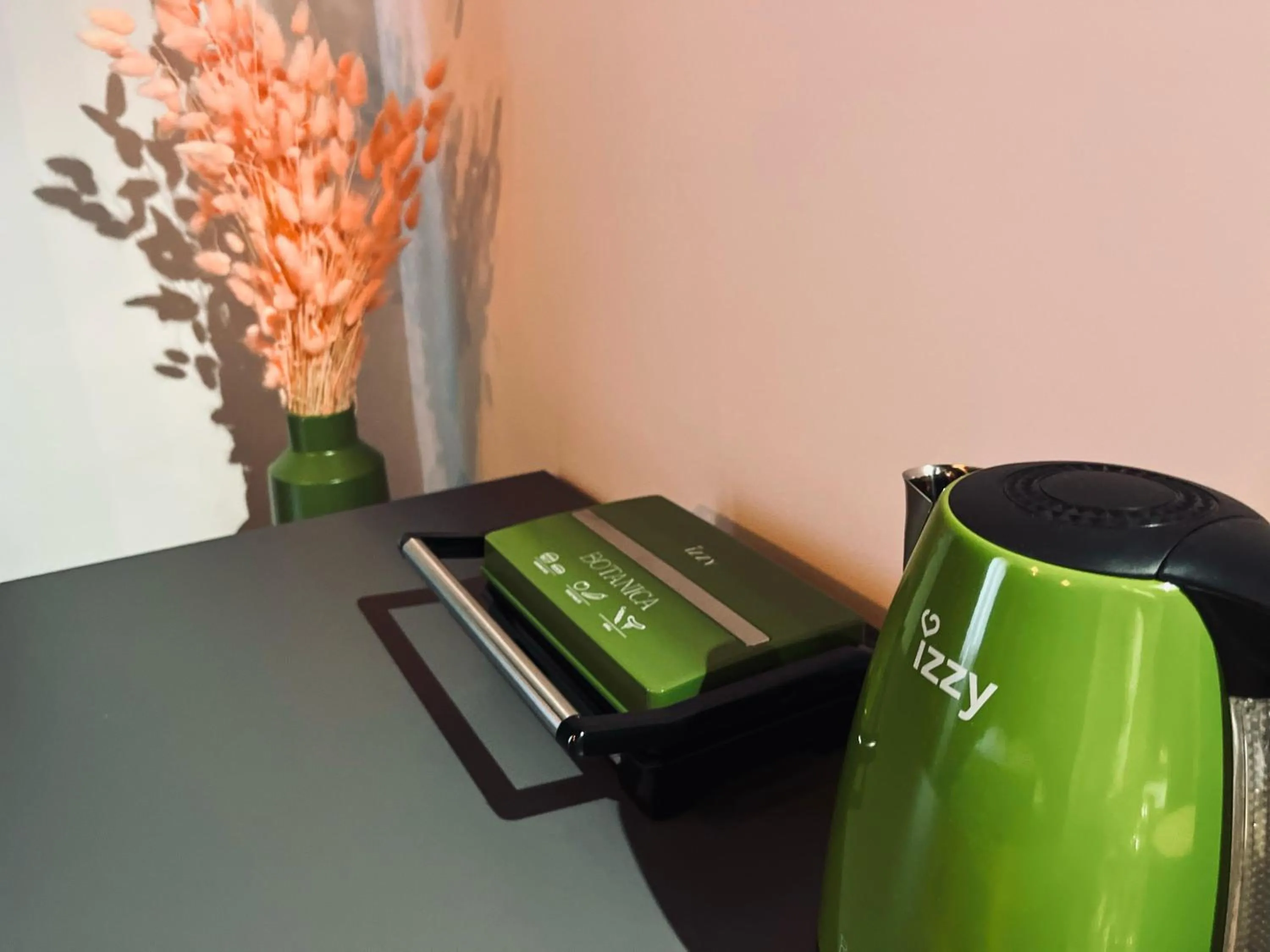 Coffee/tea facilities in Cozy Hideout - Condo Hotel