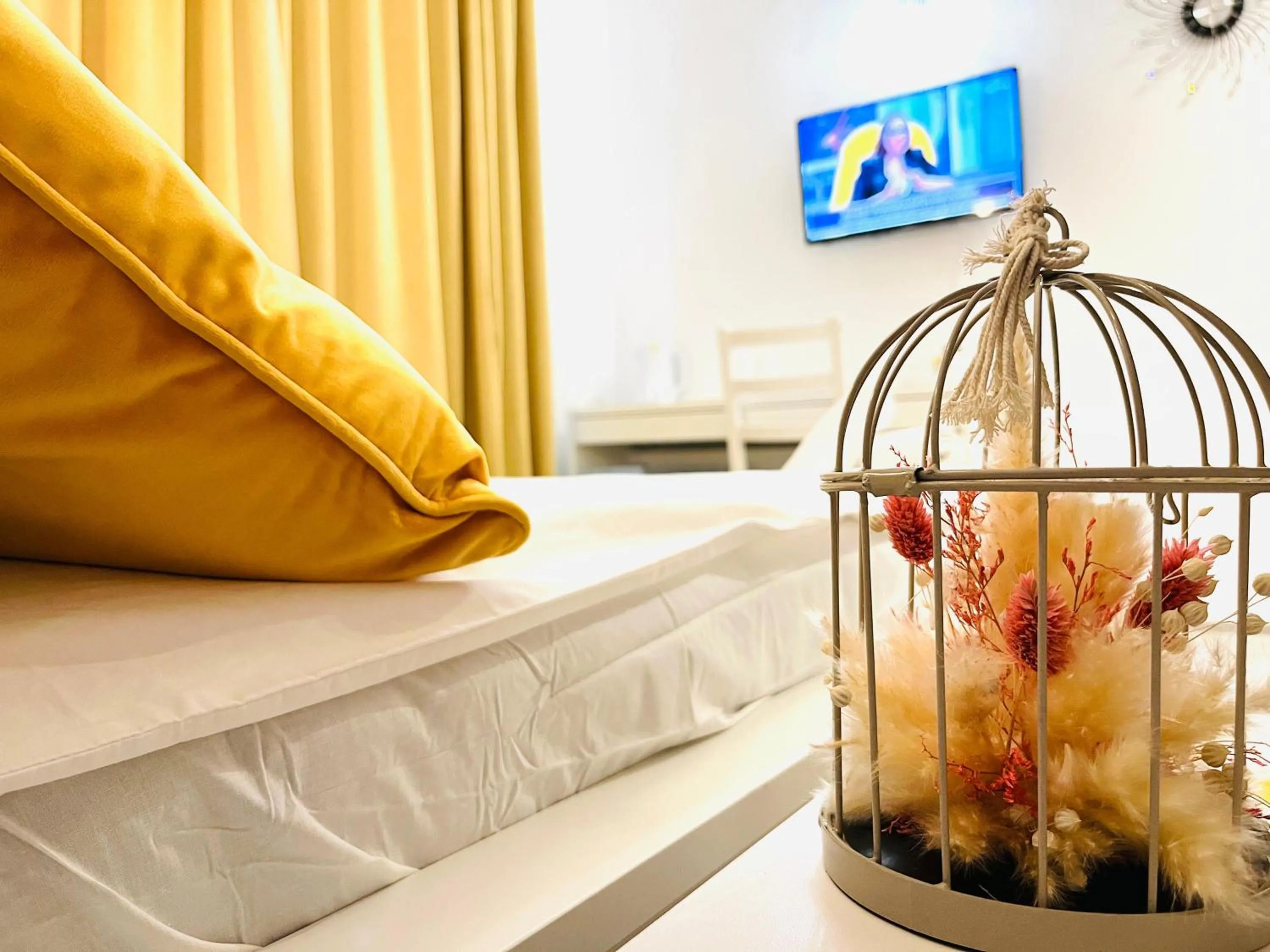 Decorative detail, Bed in Cozy Hideout - Condo Hotel