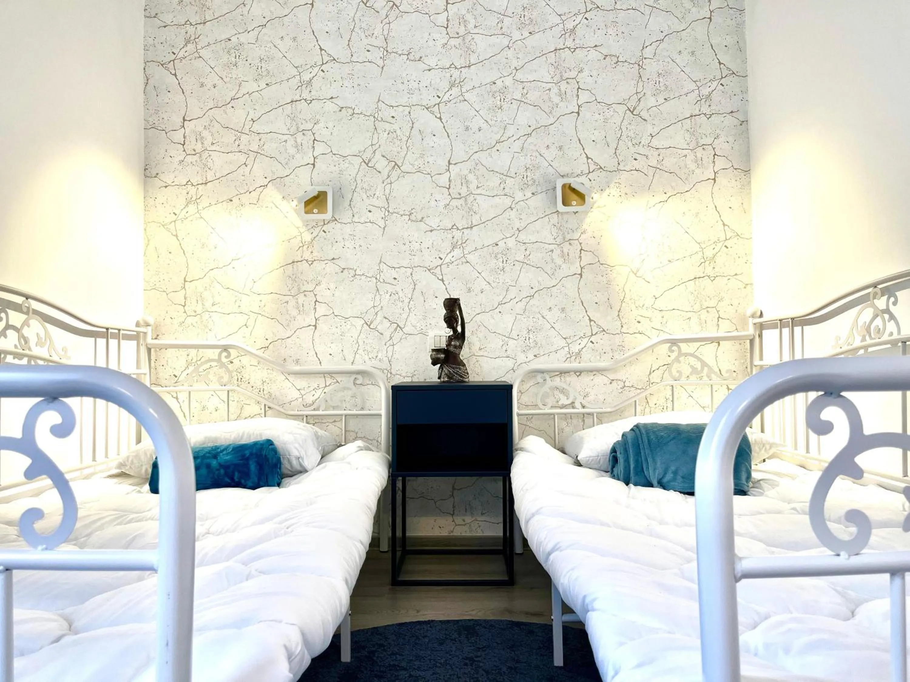 Bed in Cozy Hideout - Condo Hotel