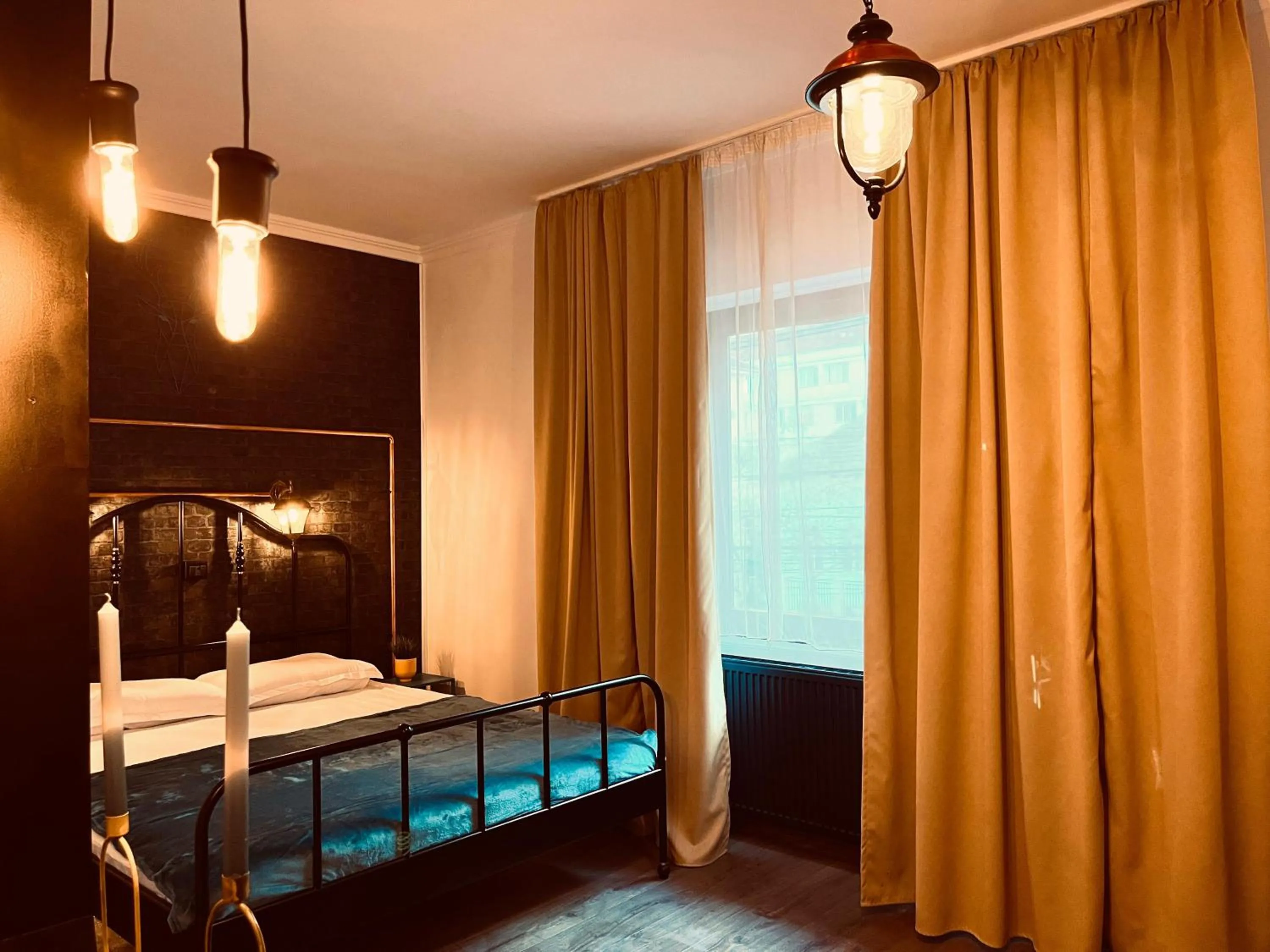 Bed in Cozy Hideout - Condo Hotel