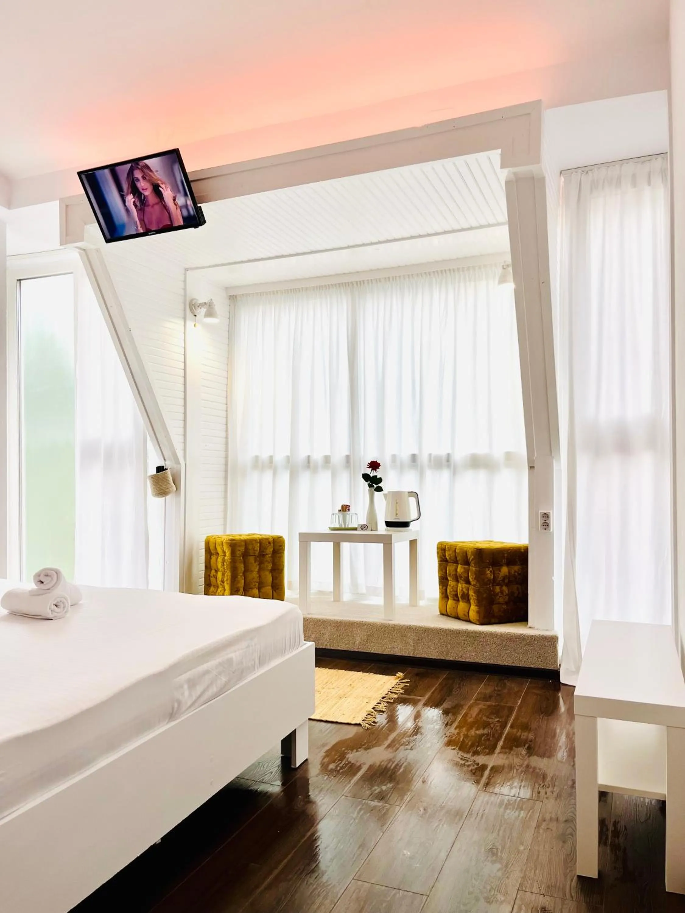 Bed in Cozy Hideout - Condo Hotel