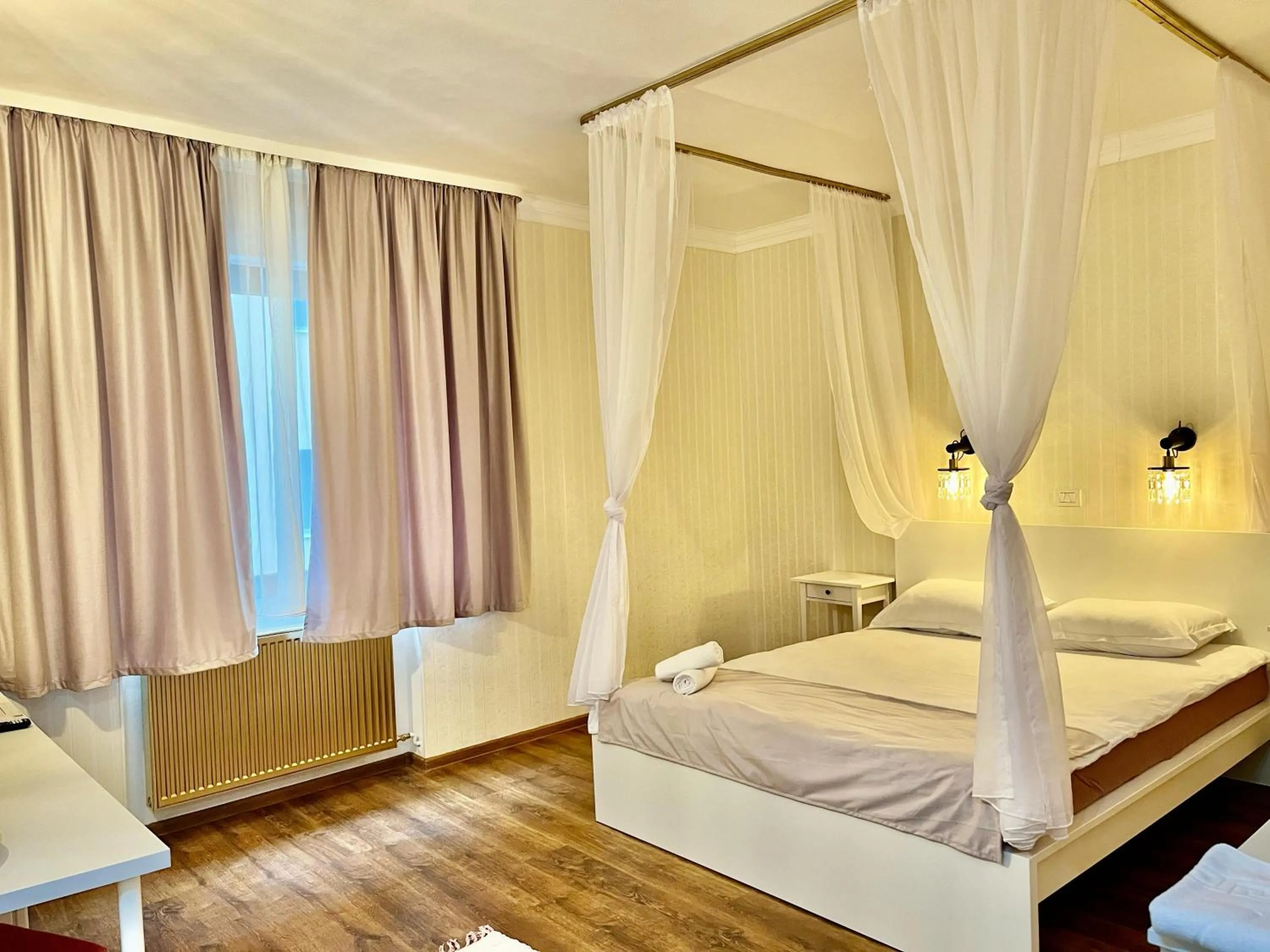 Bed in Cozy Hideout - Condo Hotel