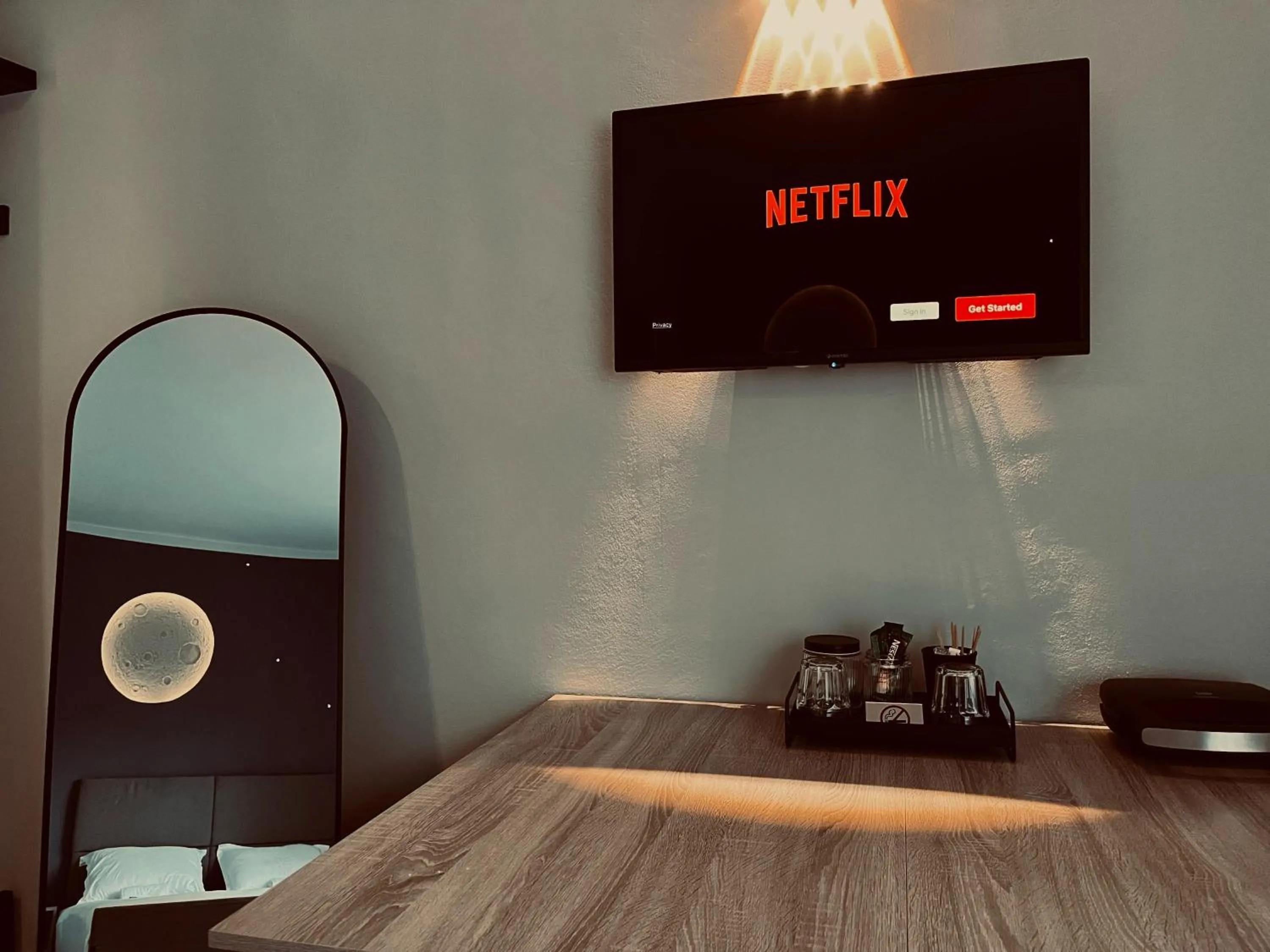 TV and multimedia in Cozy Hideout - Condo Hotel