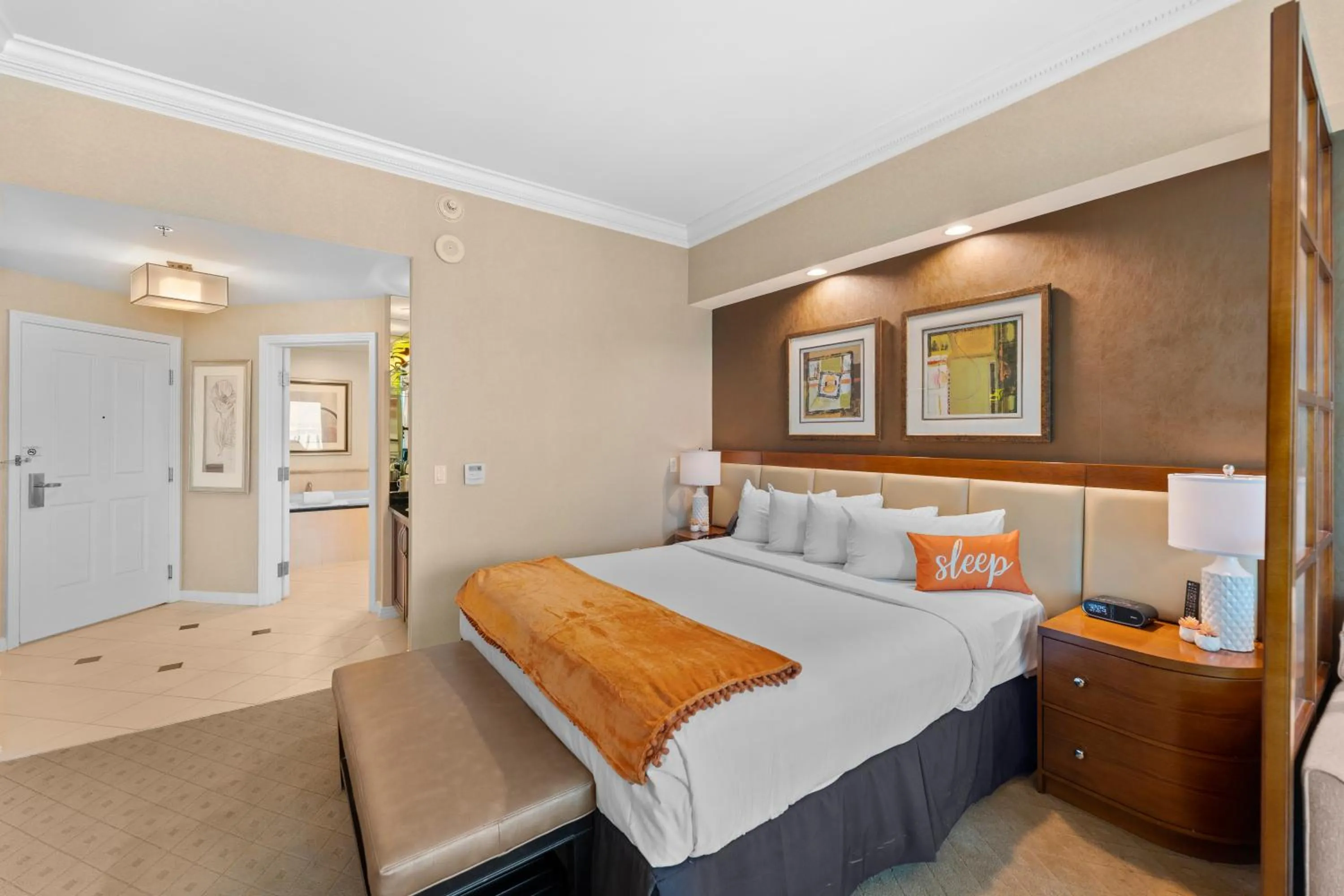 Lucky Gem Penthouse & Luxury Suites at MGM Signature Resort, Balcony Strip View 1607