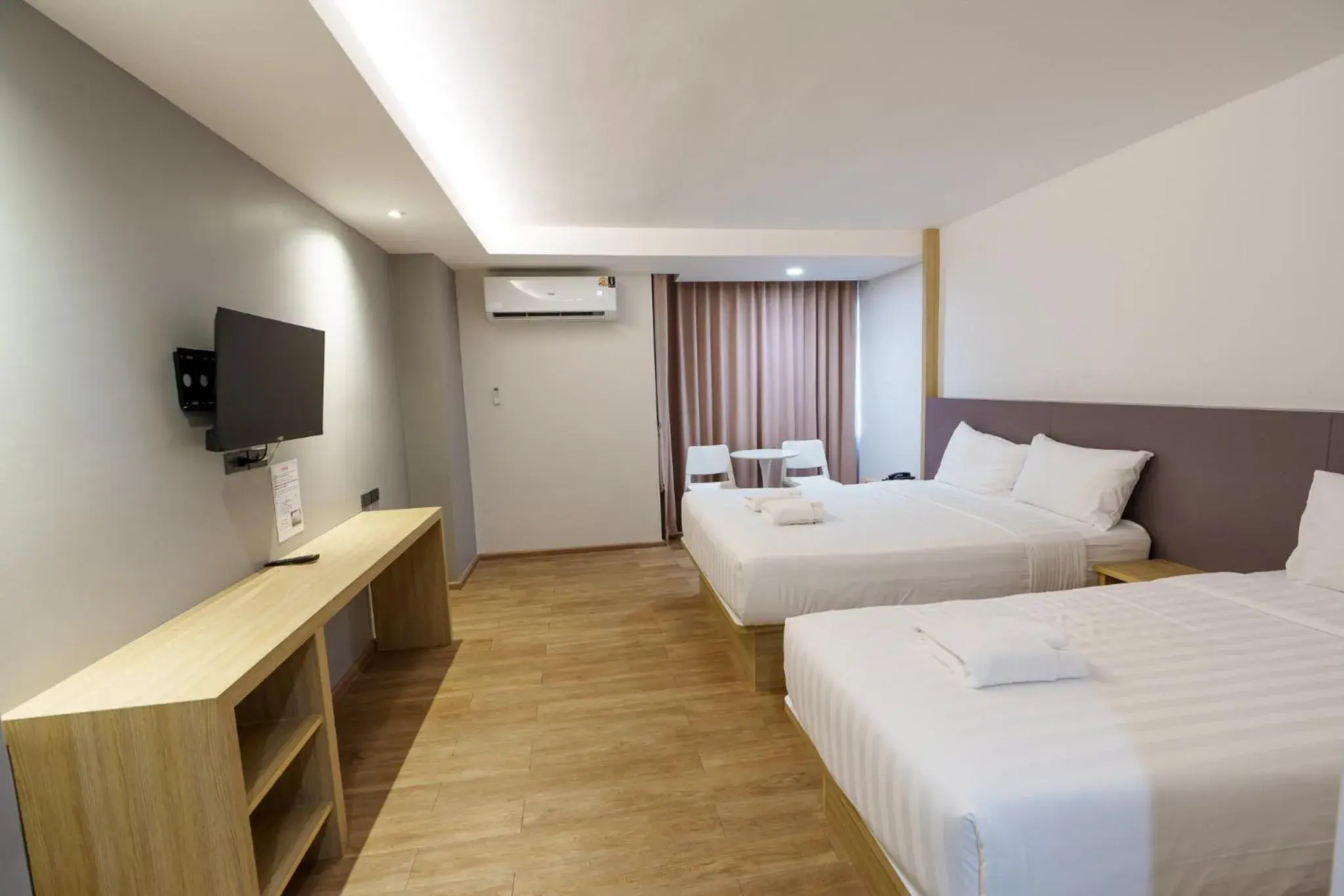 Bed in Prom Hotel Bed in Prom Hotel