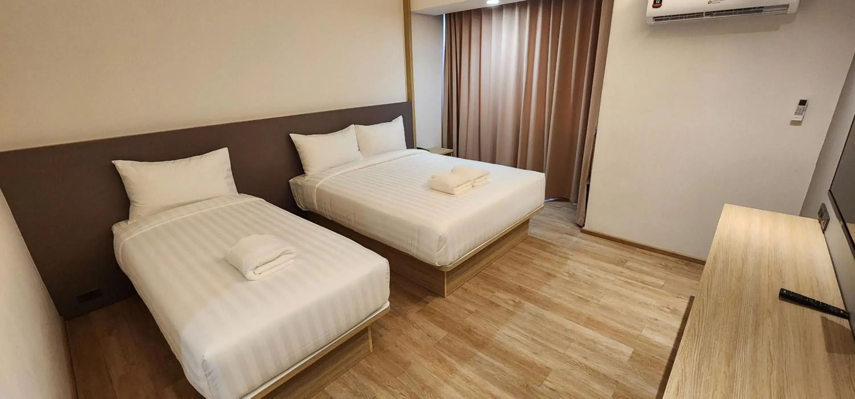 Bed in Prom Hotel Bed in Prom Hotel