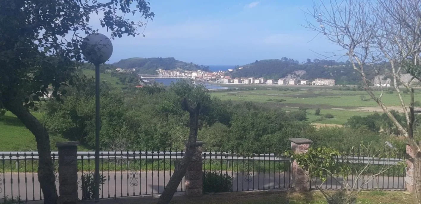 Hotel La Curva Ribadesella PARKING