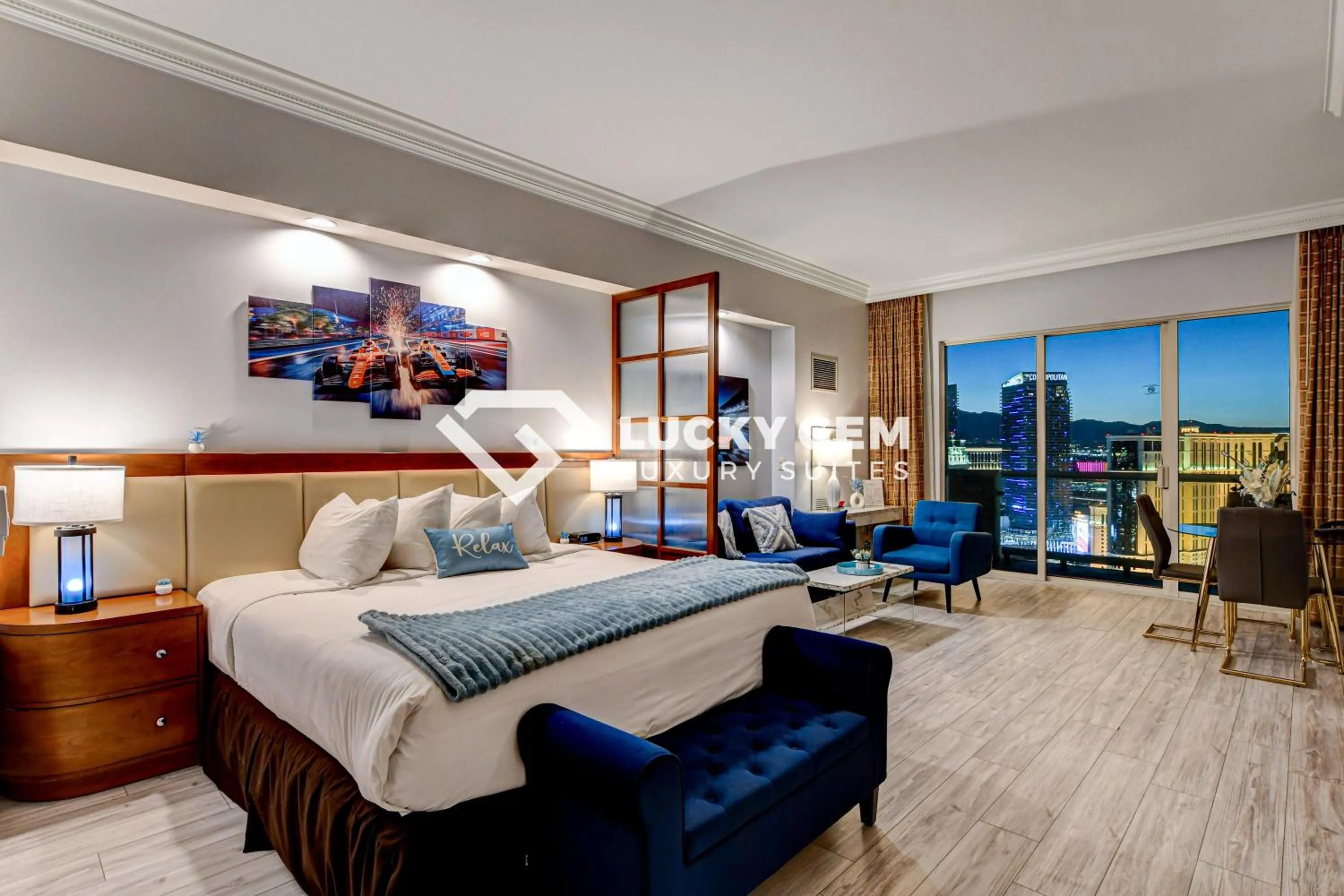 Lucky Gem Penthouse & Luxury Suites at MGM Signature Resort, Balcony Strip View 3505