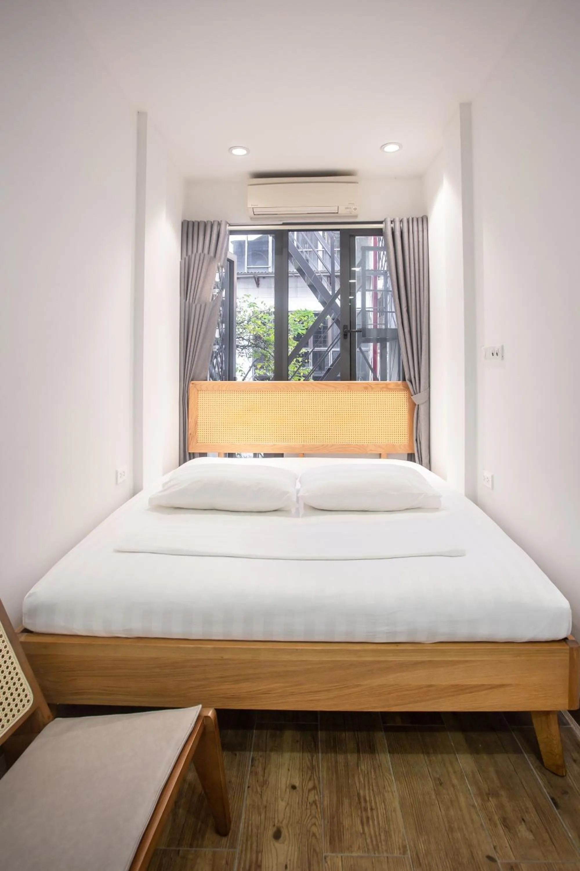 Photo of the whole room, Bed in Lanha Hotel - Homestay