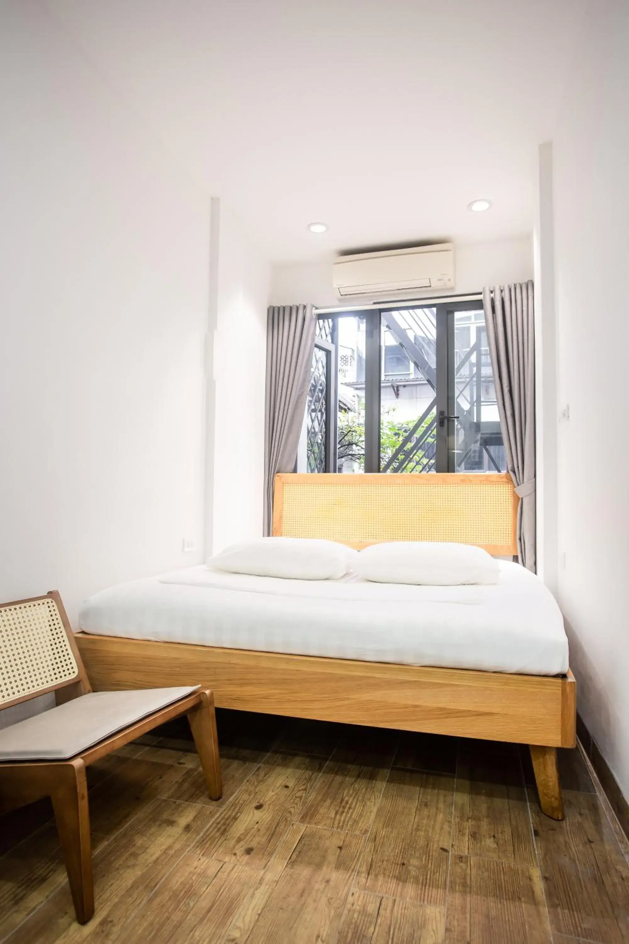 Queen Room with Balcony in Lanha Hotel - Homestay Queen Room with Balcony in Lanha Hotel - Homestay