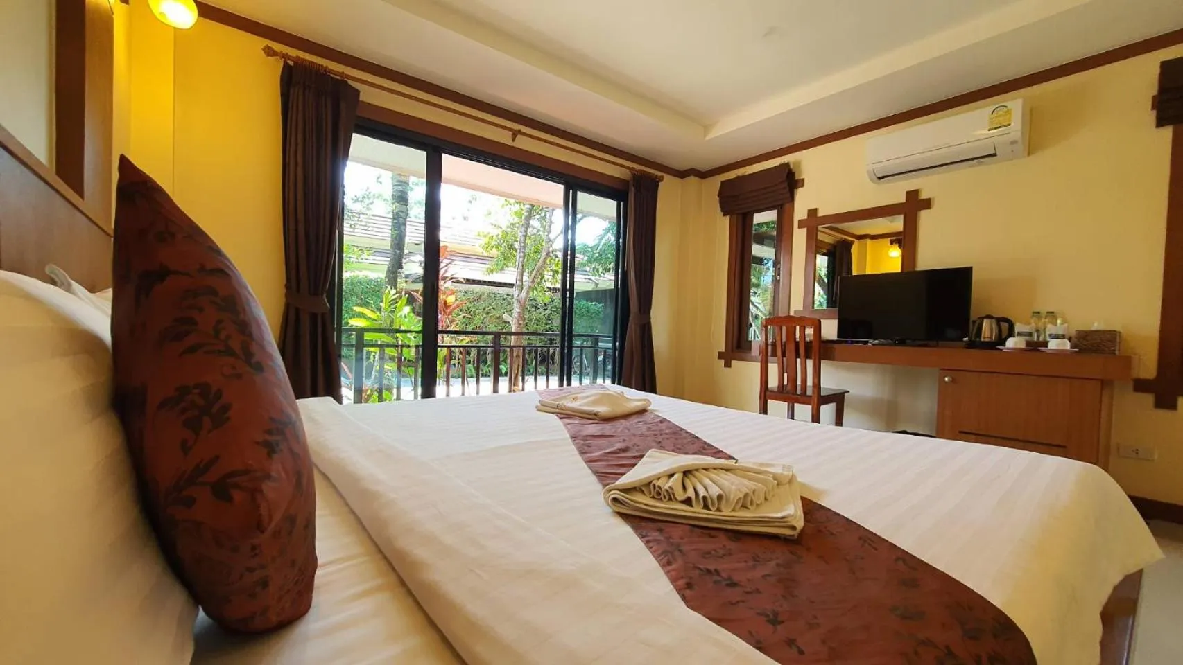 Bed in Tonkhao Resort