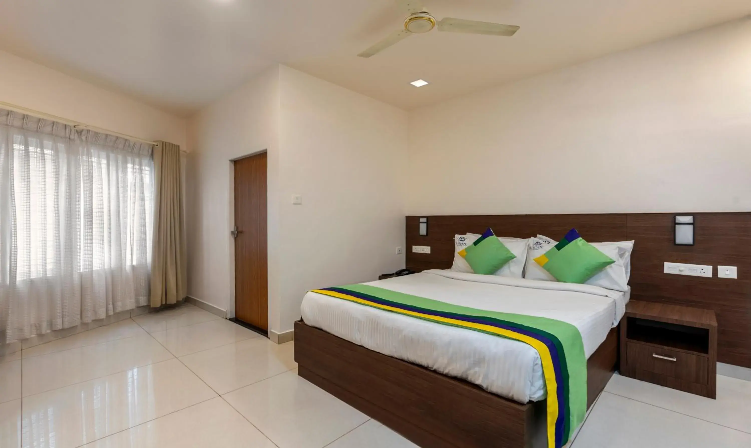 Bedroom, Bed in Treebo Seagate Bedroom, Bed in Treebo Seagate