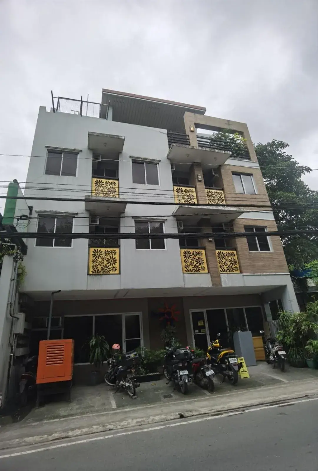 Property building in Sunny Day Residences Cainta Property building in Sunny Day Residences Cainta