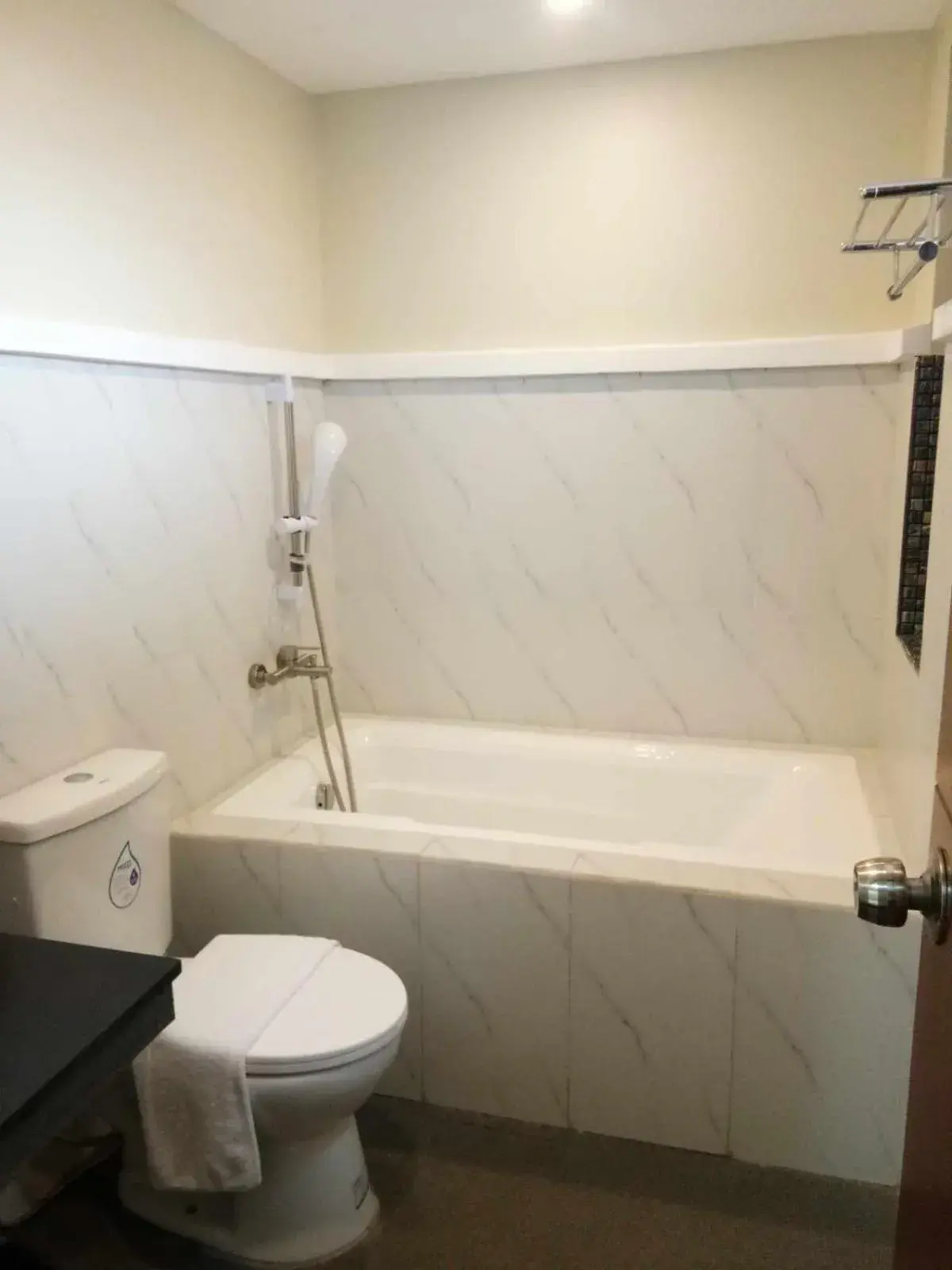 Bathroom in Sunny Day Residences Cainta Bathroom in Sunny Day Residences Cainta