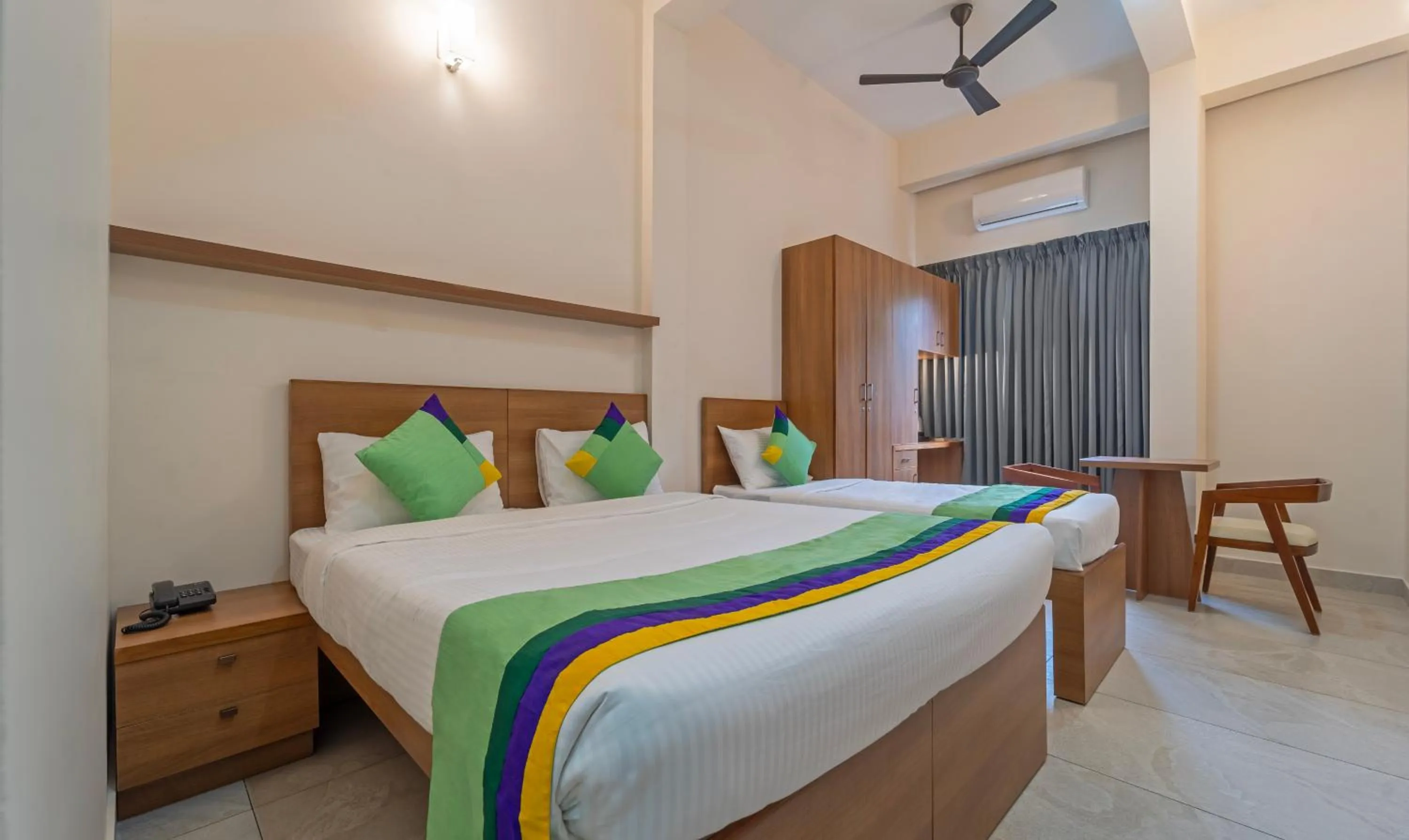 Bedroom, Bed in Itsy Hotels Avani Stays, Vyttila, Kochi
