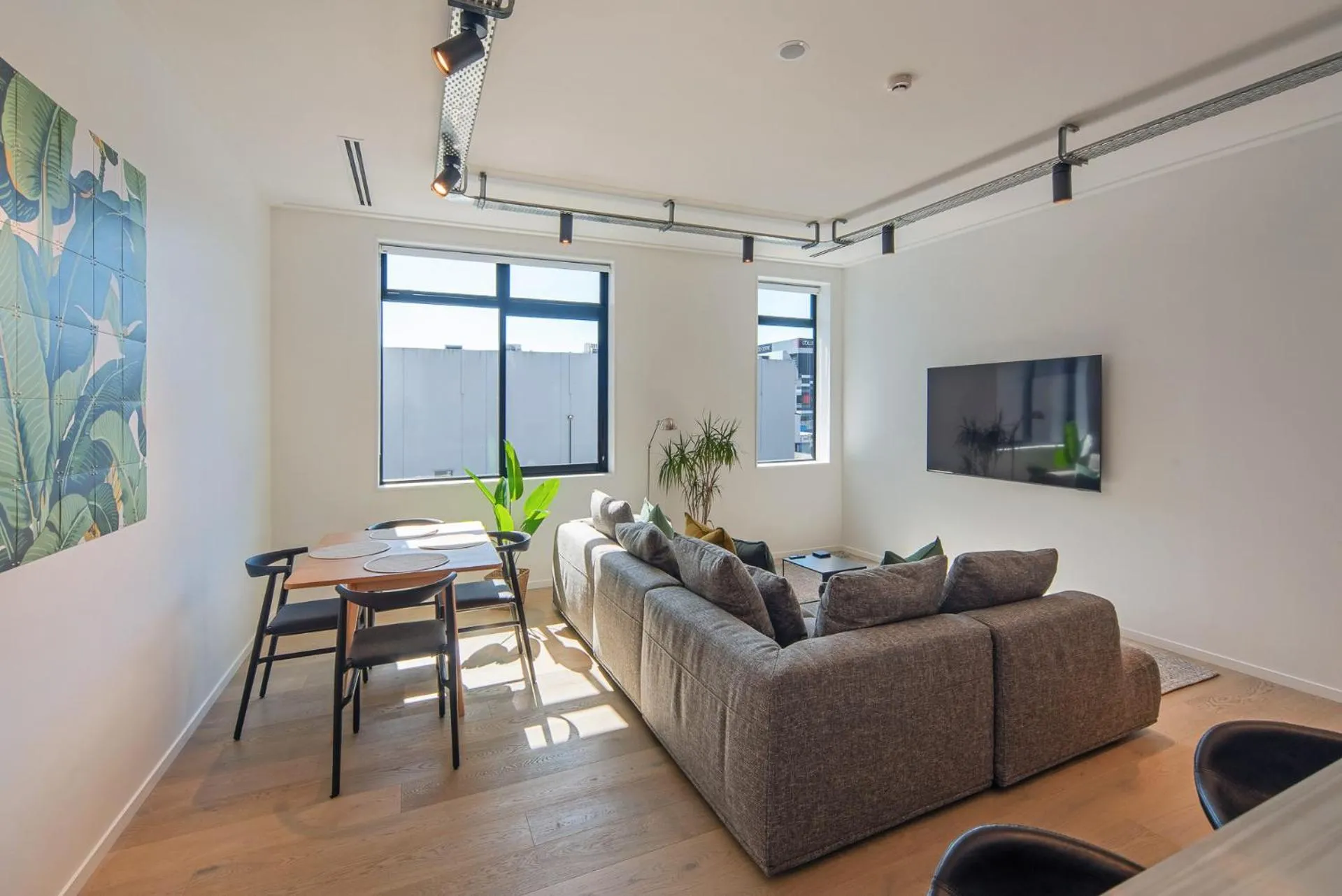 Inner City Apartment 2 - Modern, Rooftop Balcony