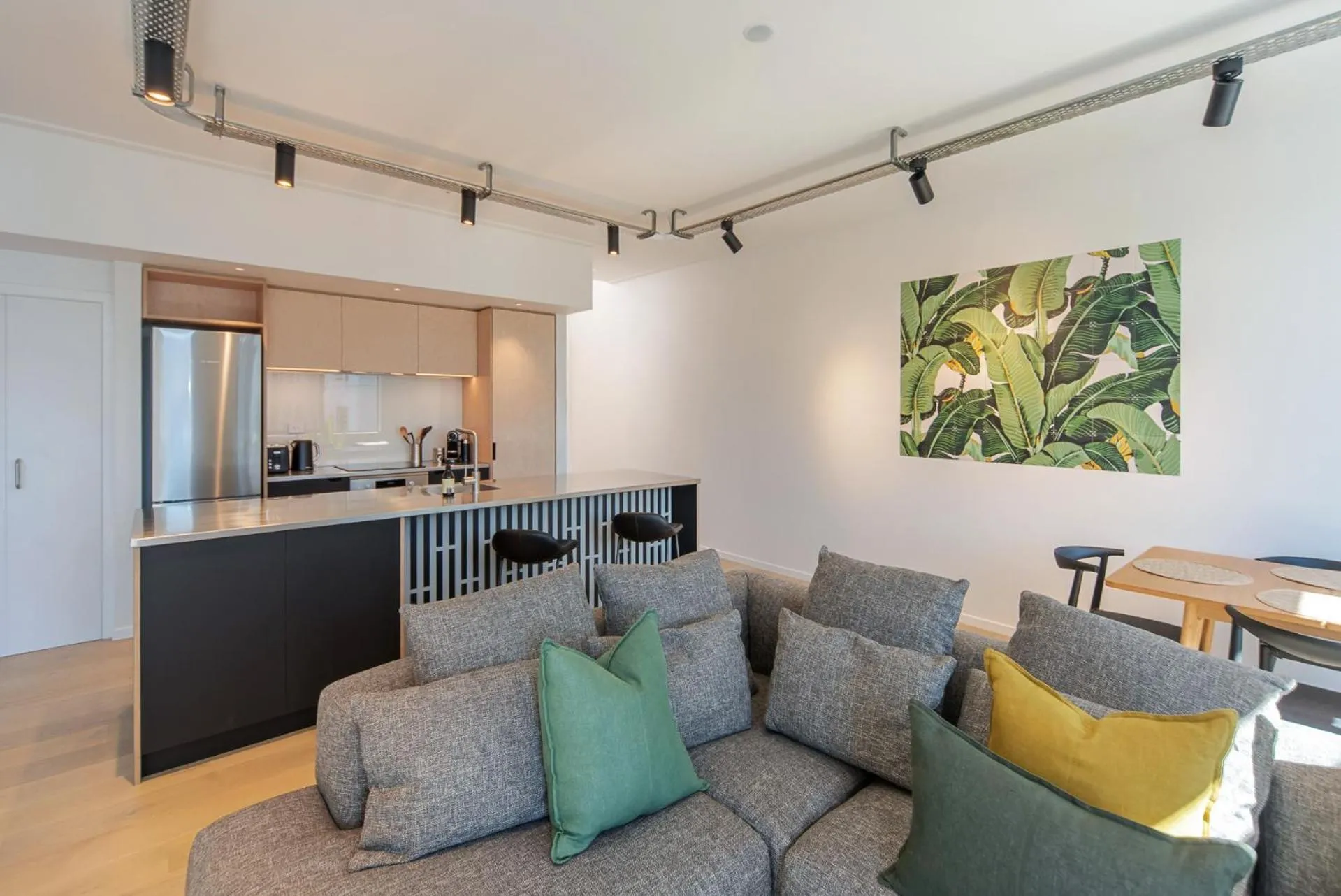 Inner City Apartment 2 - Modern, Rooftop Balcony