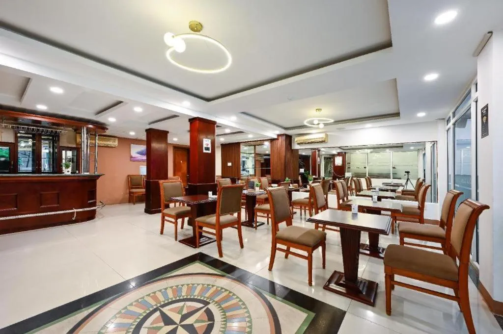 Living room in New Sunny 1 Hotel Q7 by BAY LUXURY