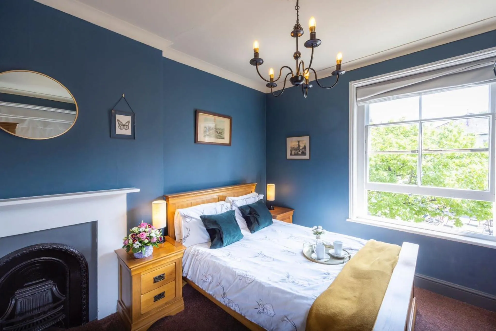 Bedroom in The Swan Inn