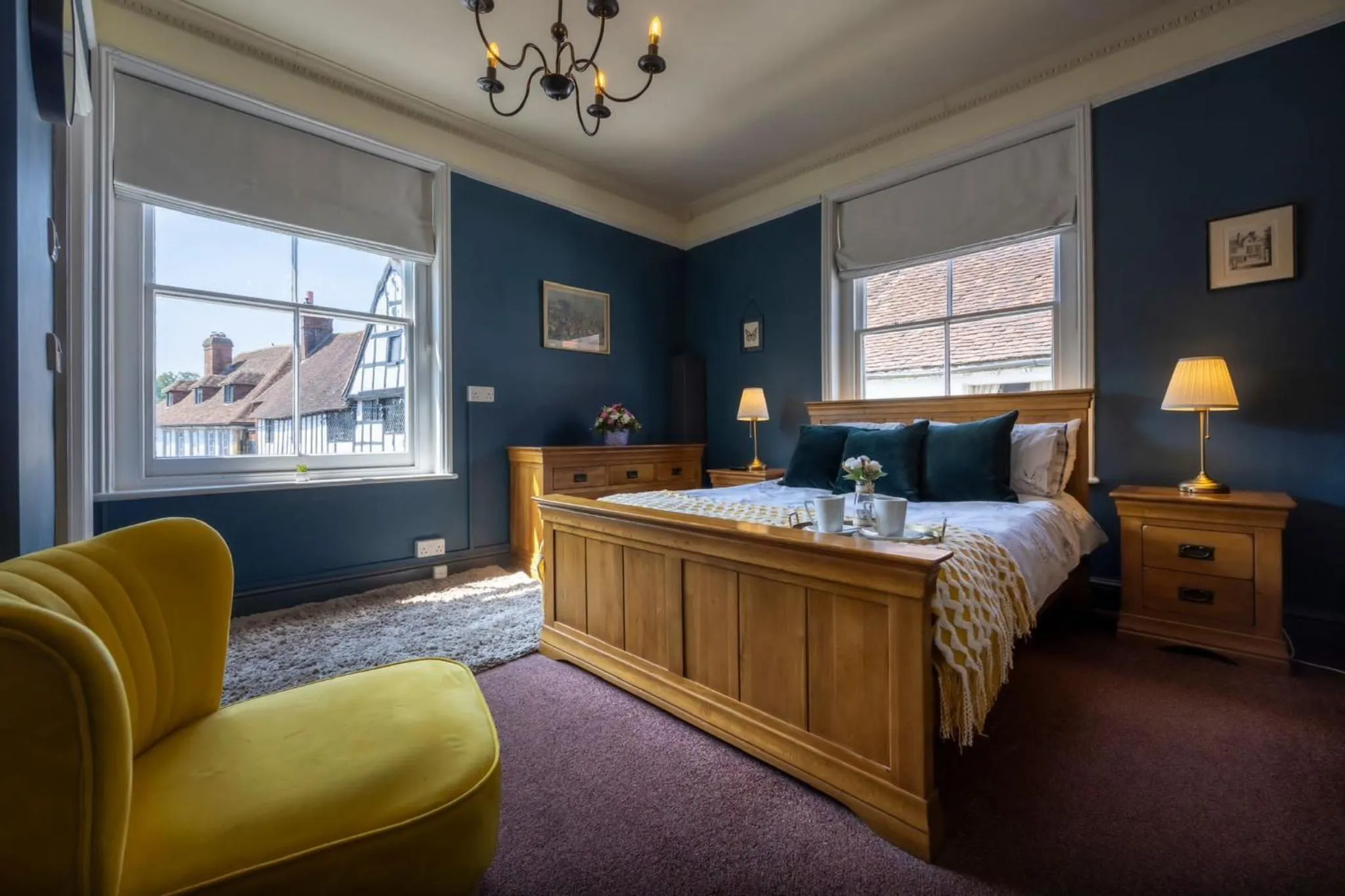 Bedroom in The Swan Inn