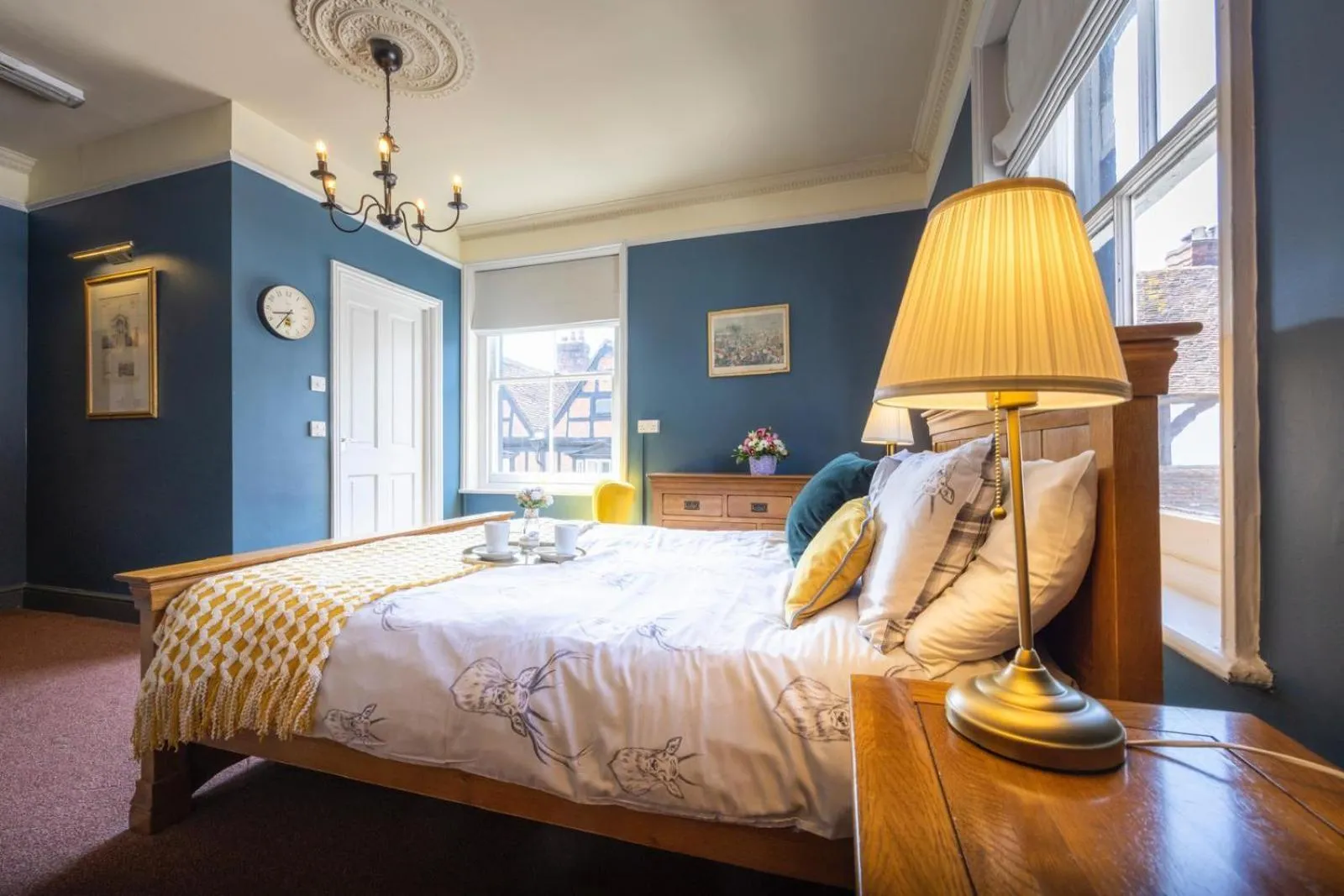 Bedroom in The Swan Inn