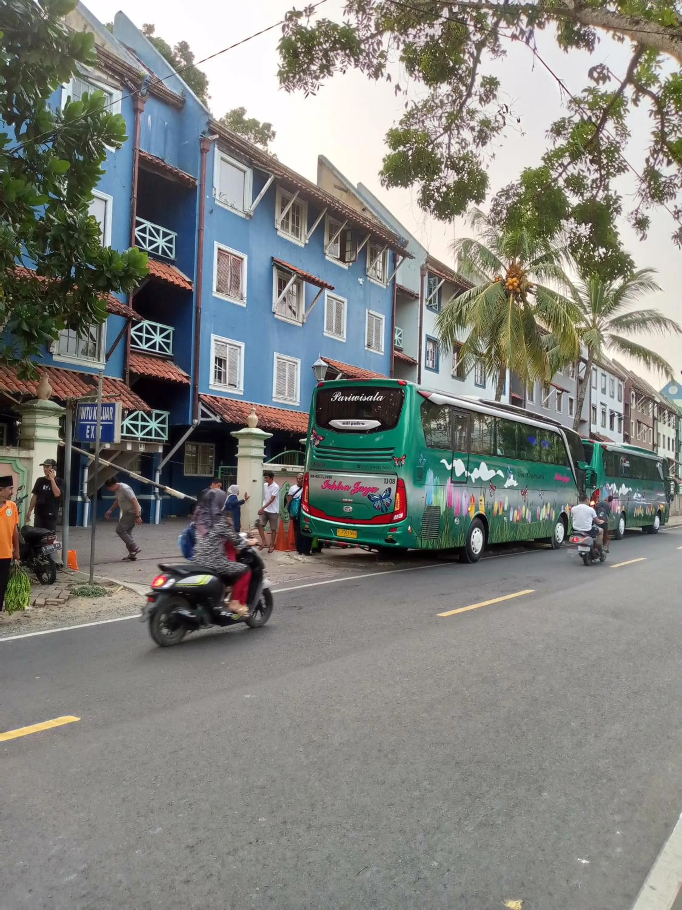 Property building in Kondominium Pantai Carita