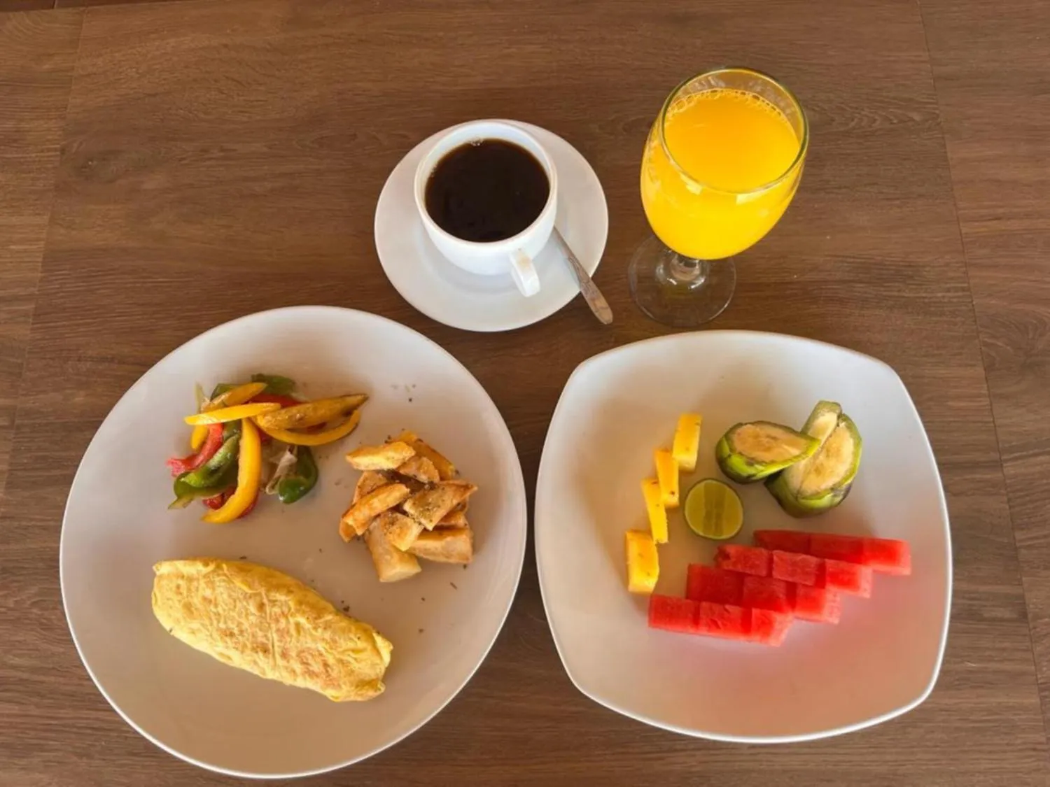 Food and drinks in Q'Pelagos Sunset Bungalow