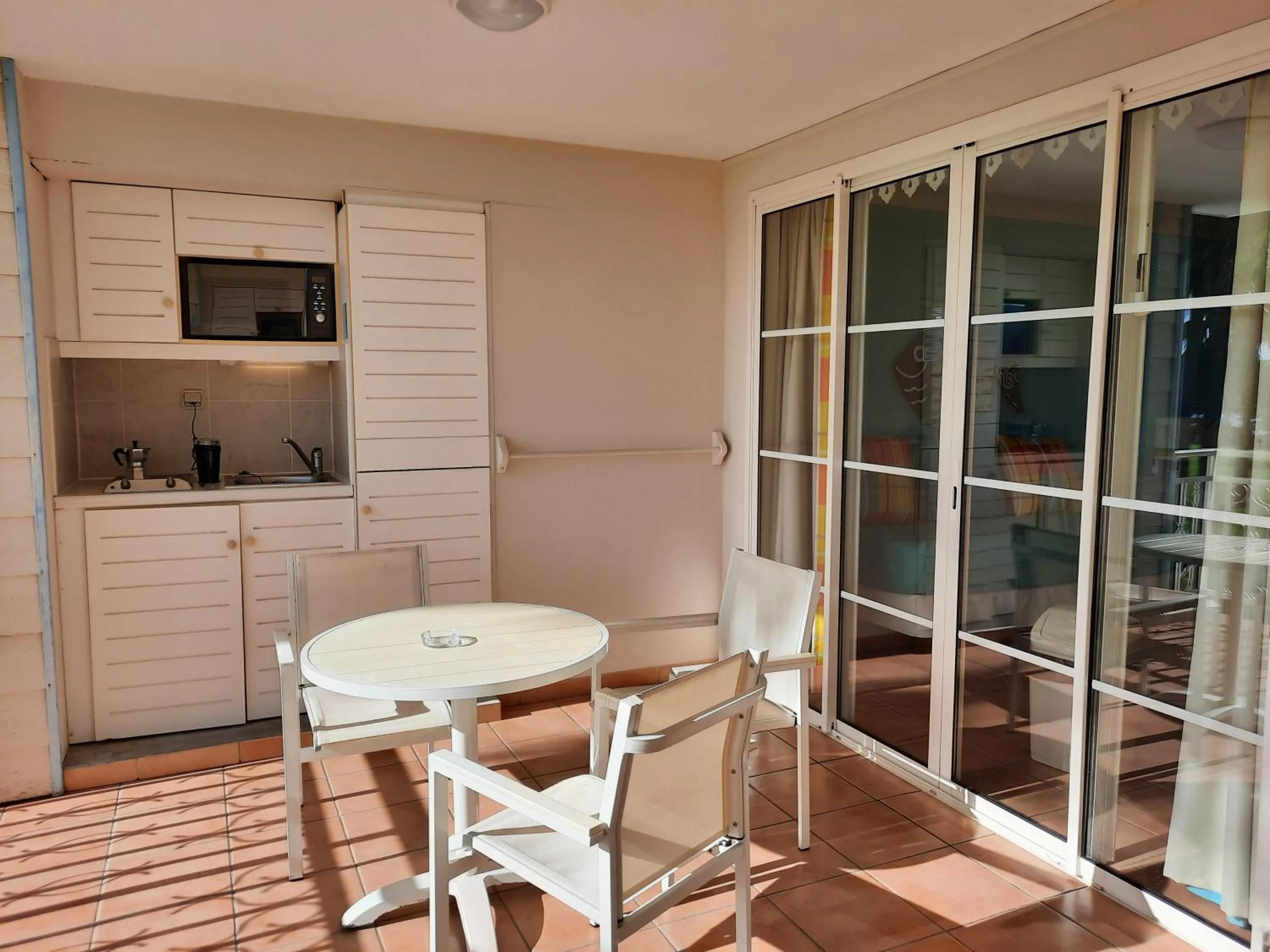 Balcony/Terrace in Studio de rêve dans un village de vacances - Entièrement rénové 2025 - Clim rénovée 2025