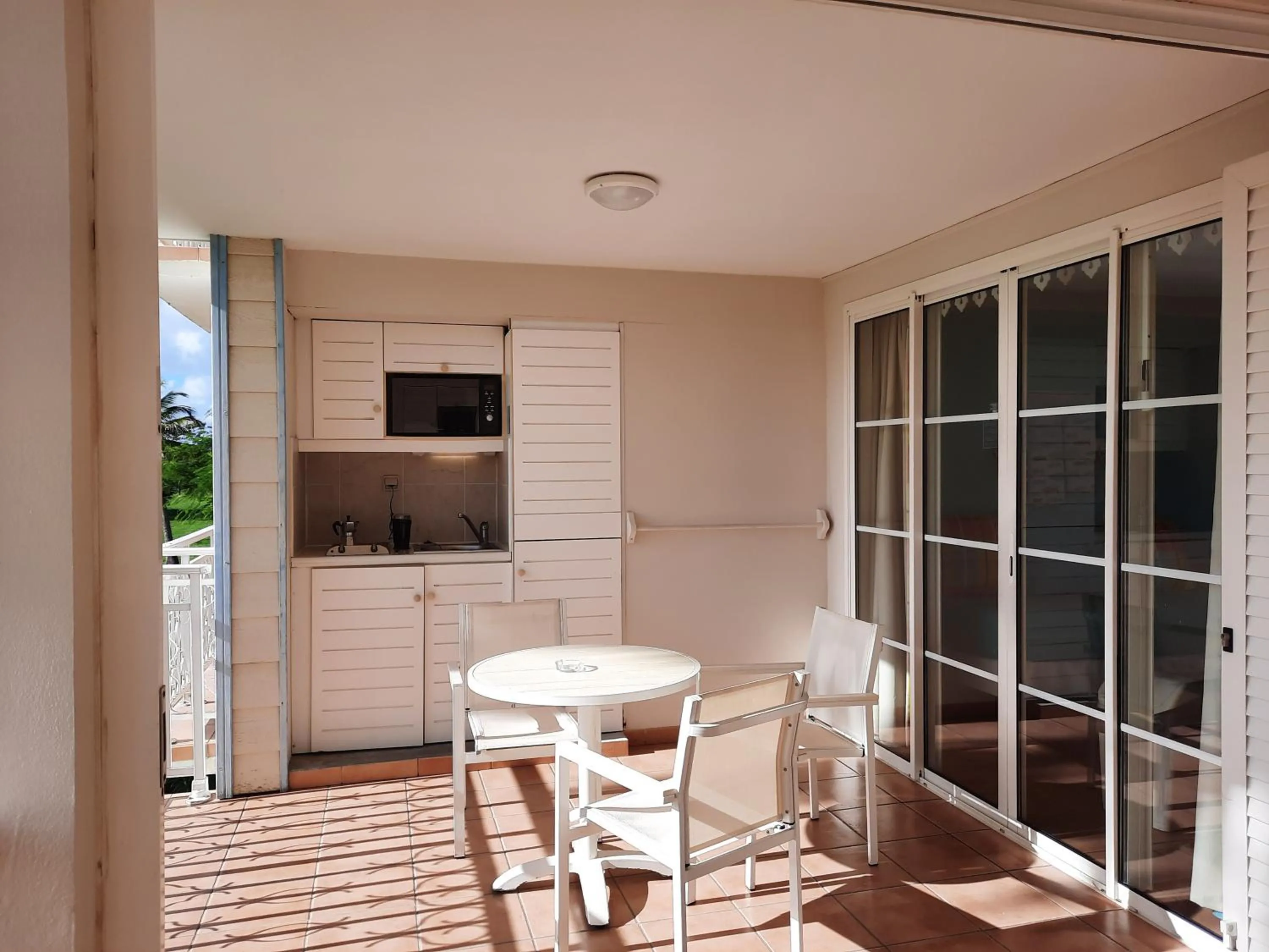 Balcony/Terrace in Studio de rêve dans un village de vacances - Entièrement rénové 2025 - Clim rénovée 2025