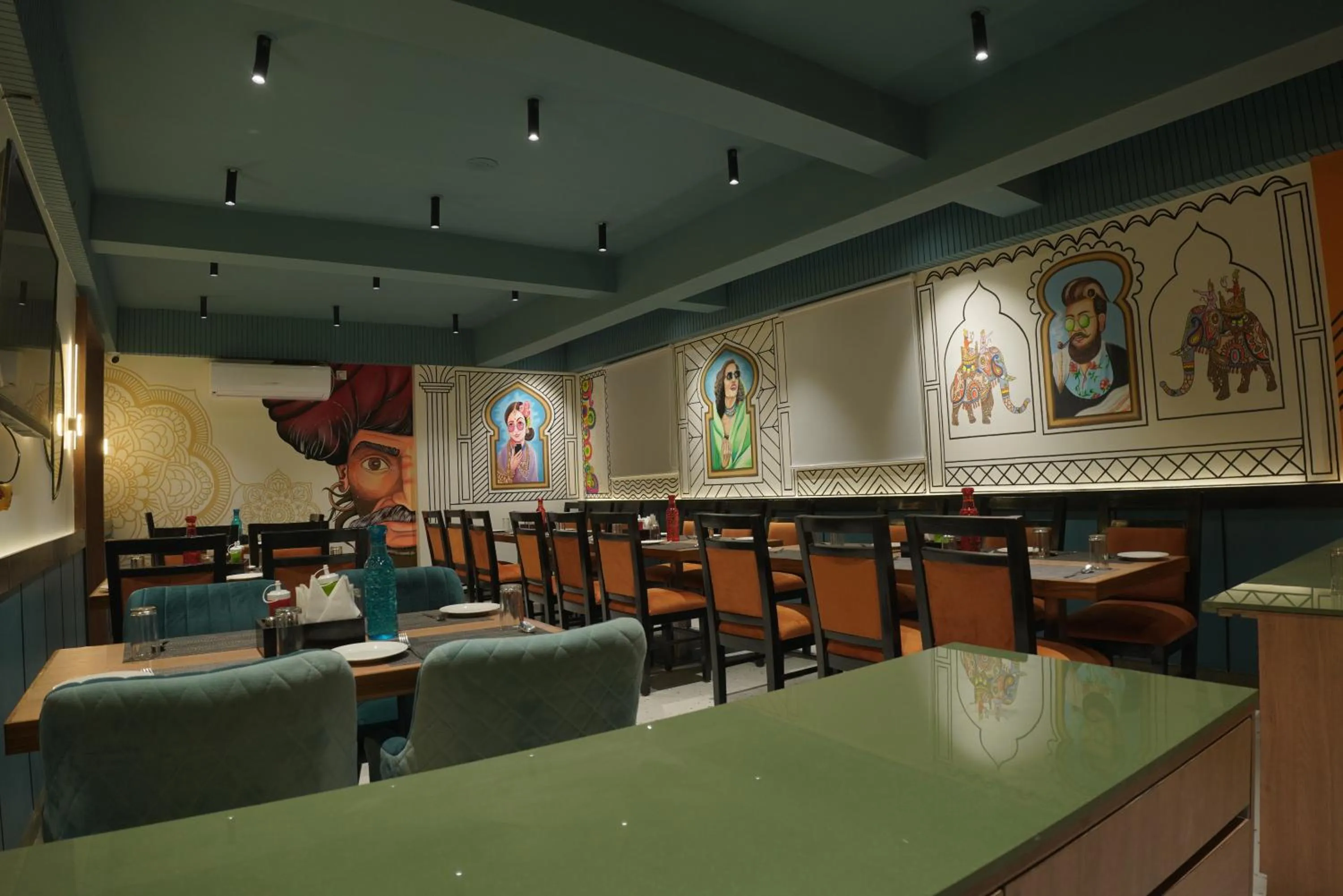 Restaurant/places to eat in The Pride