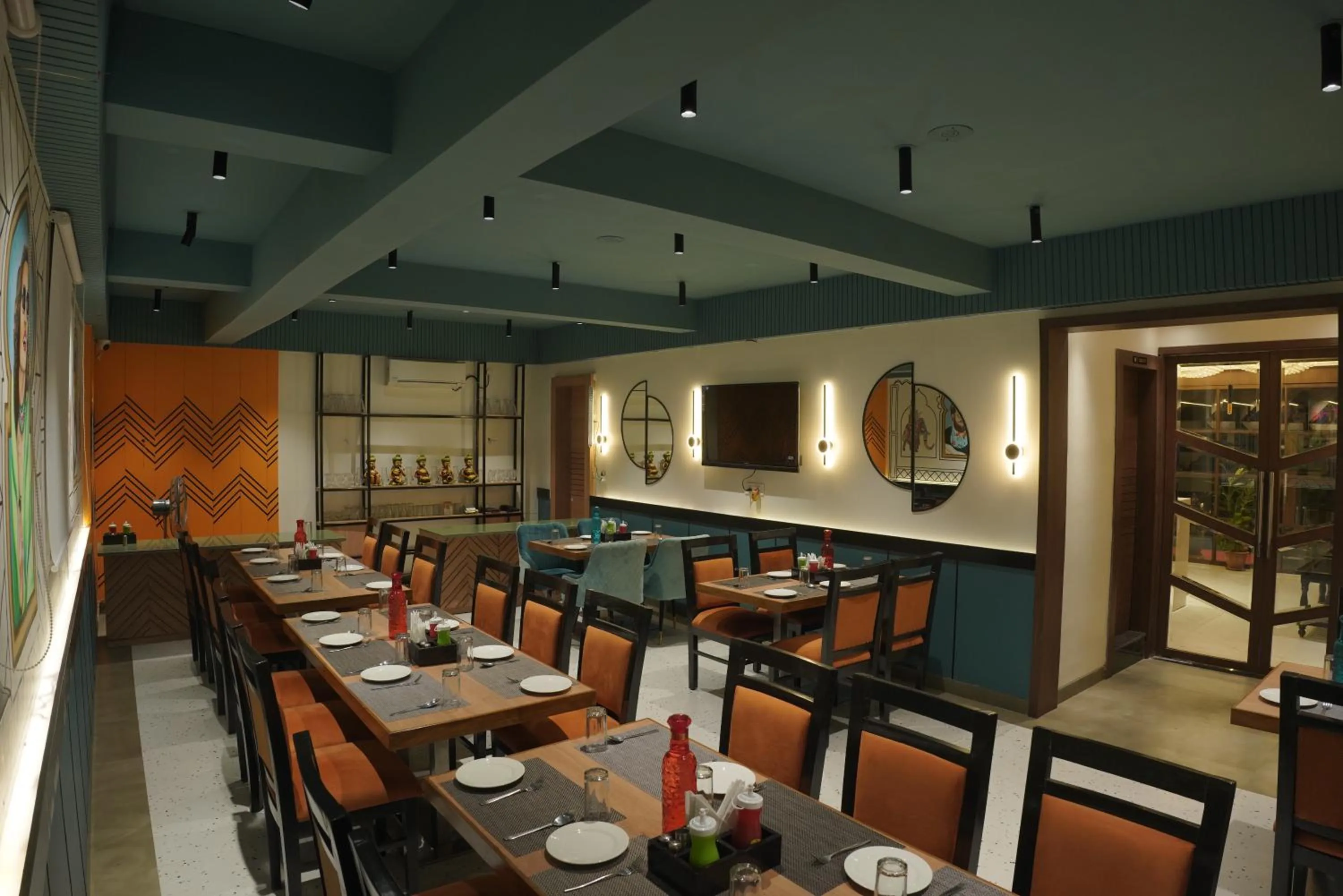 Restaurant/places to eat in The Pride