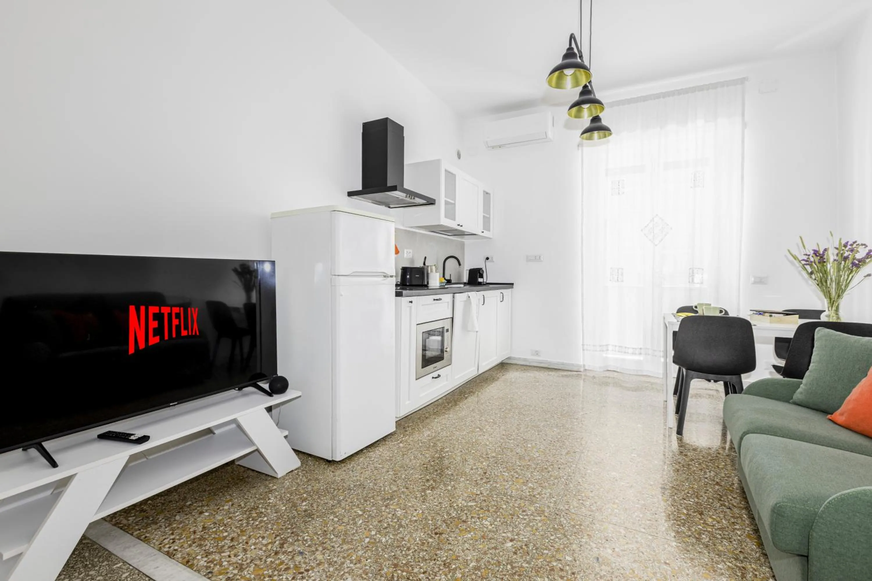 Emily a Roma home