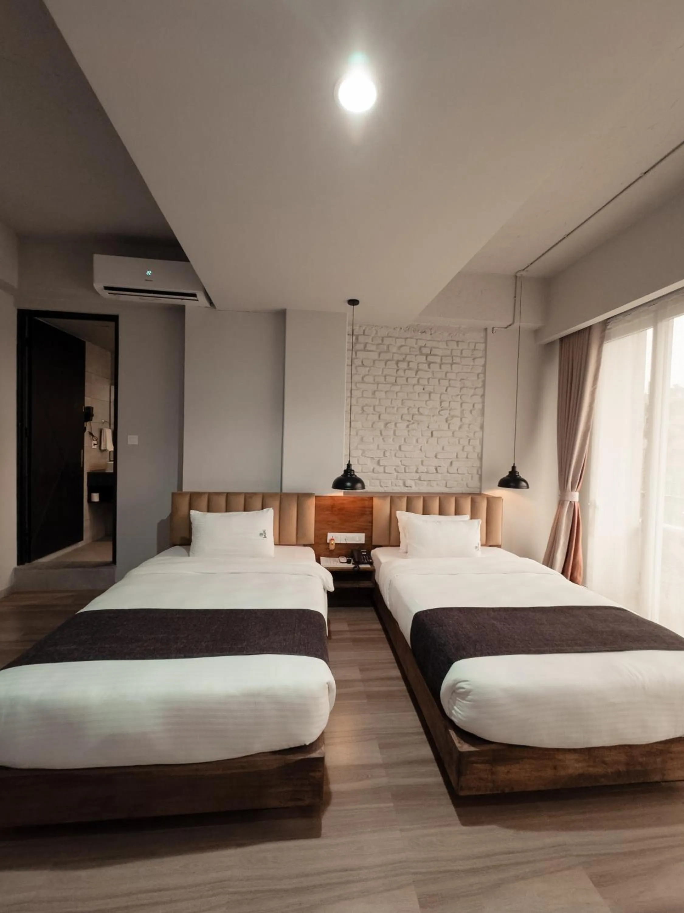 Bedroom, Bed in Jade City Hotel