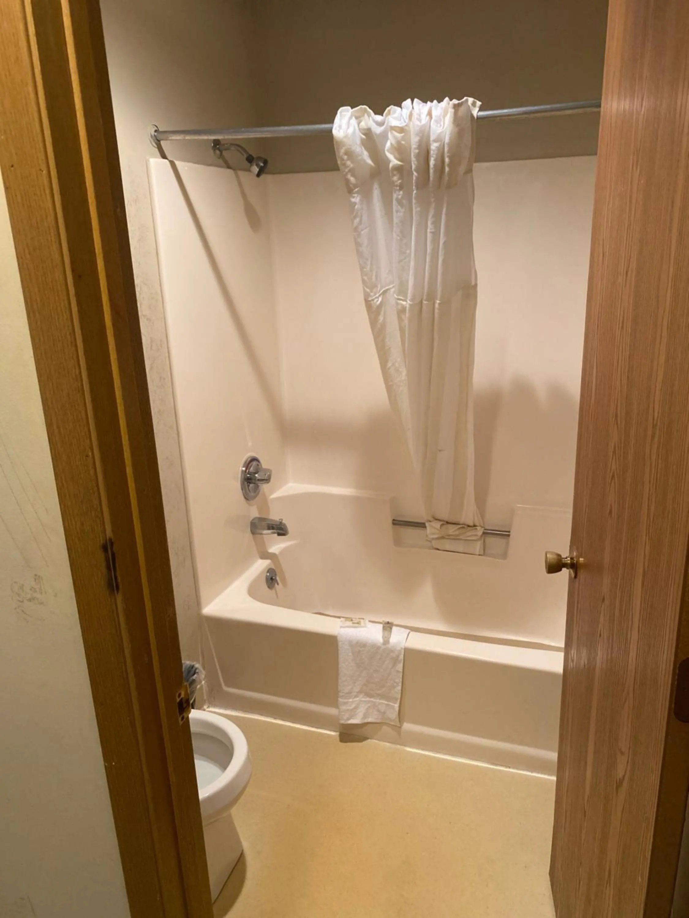 Bathroom in Malibu Inn