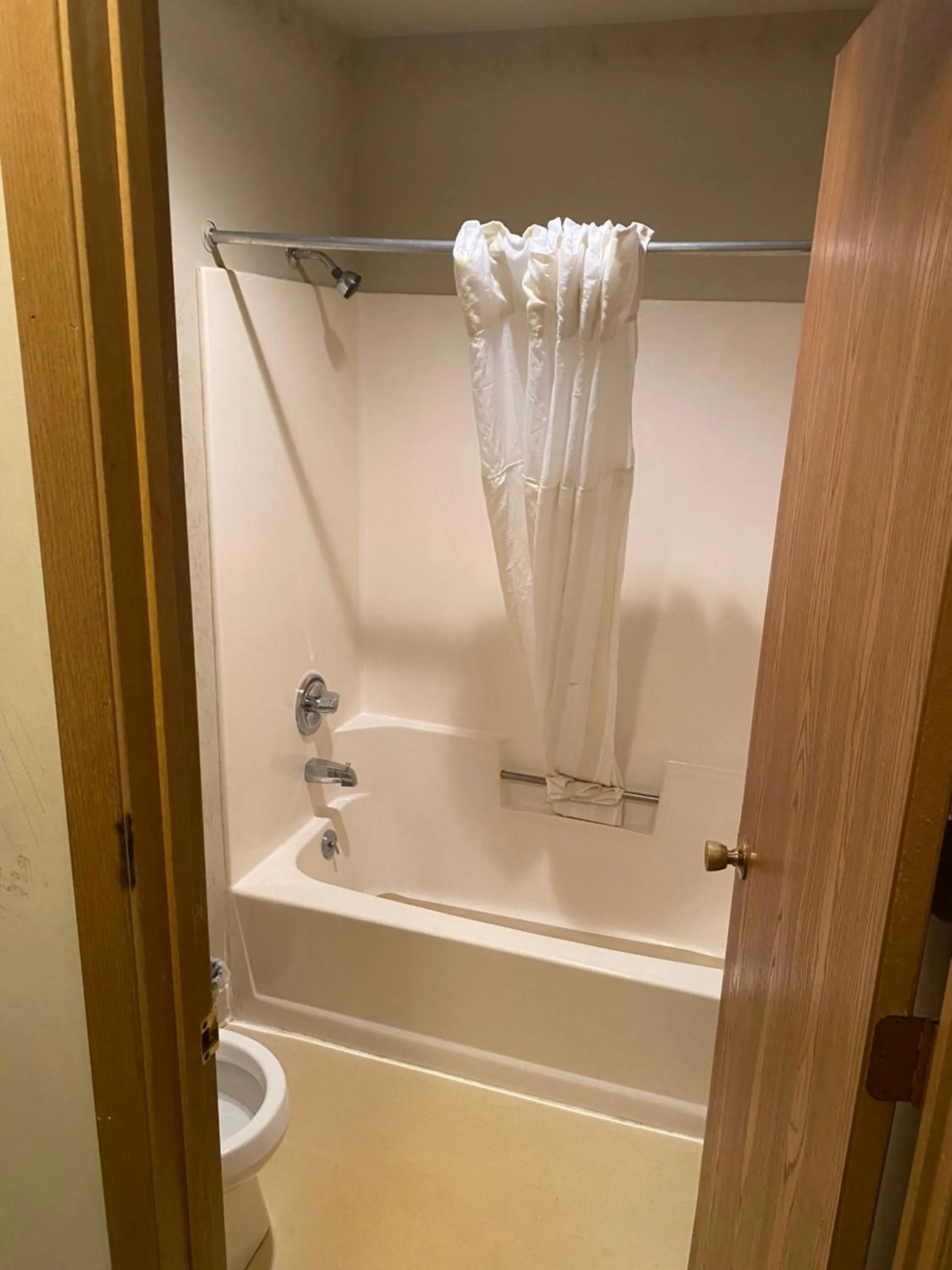 Bathroom in Malibu Inn