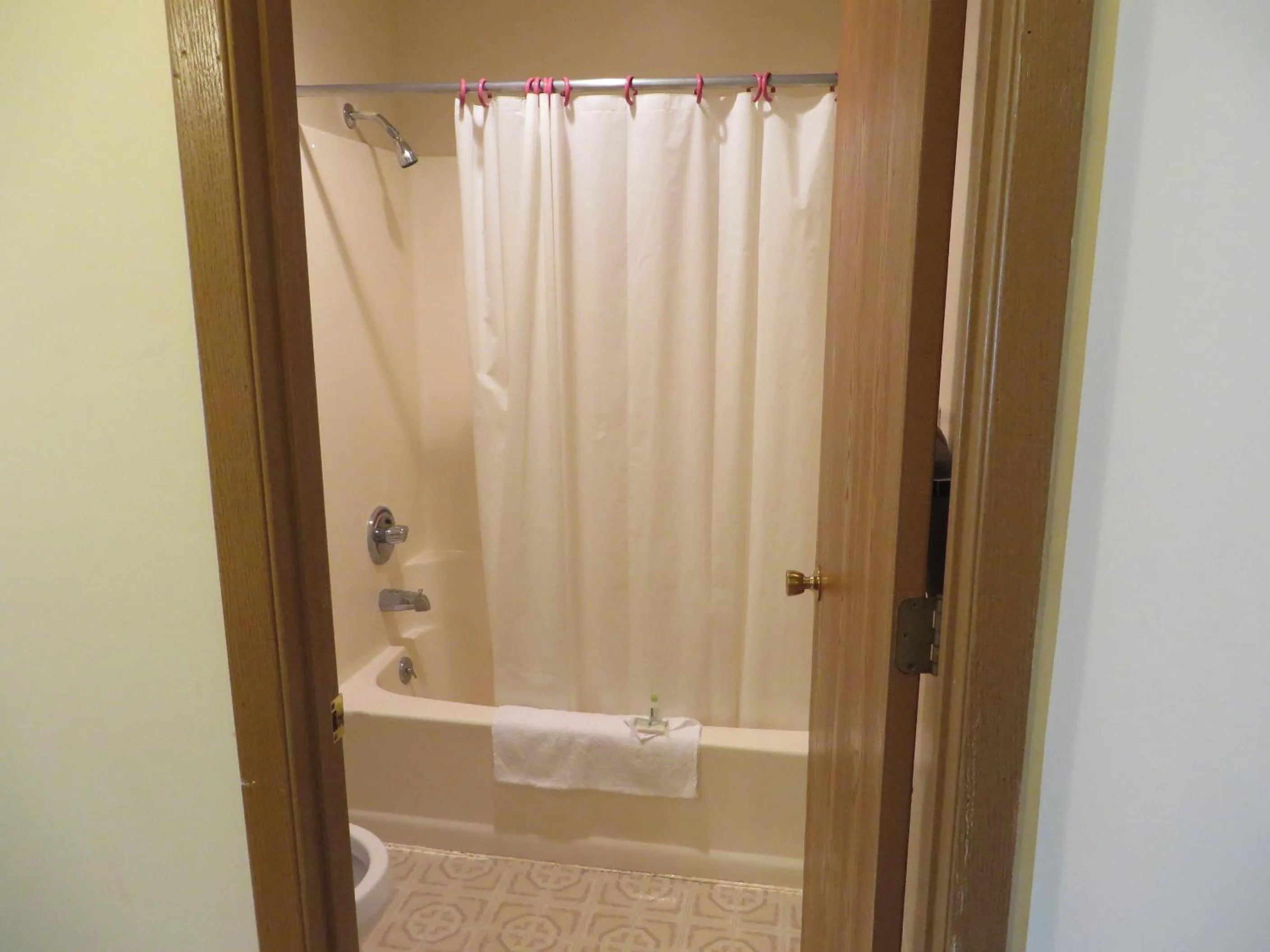 Bathroom in Malibu Inn