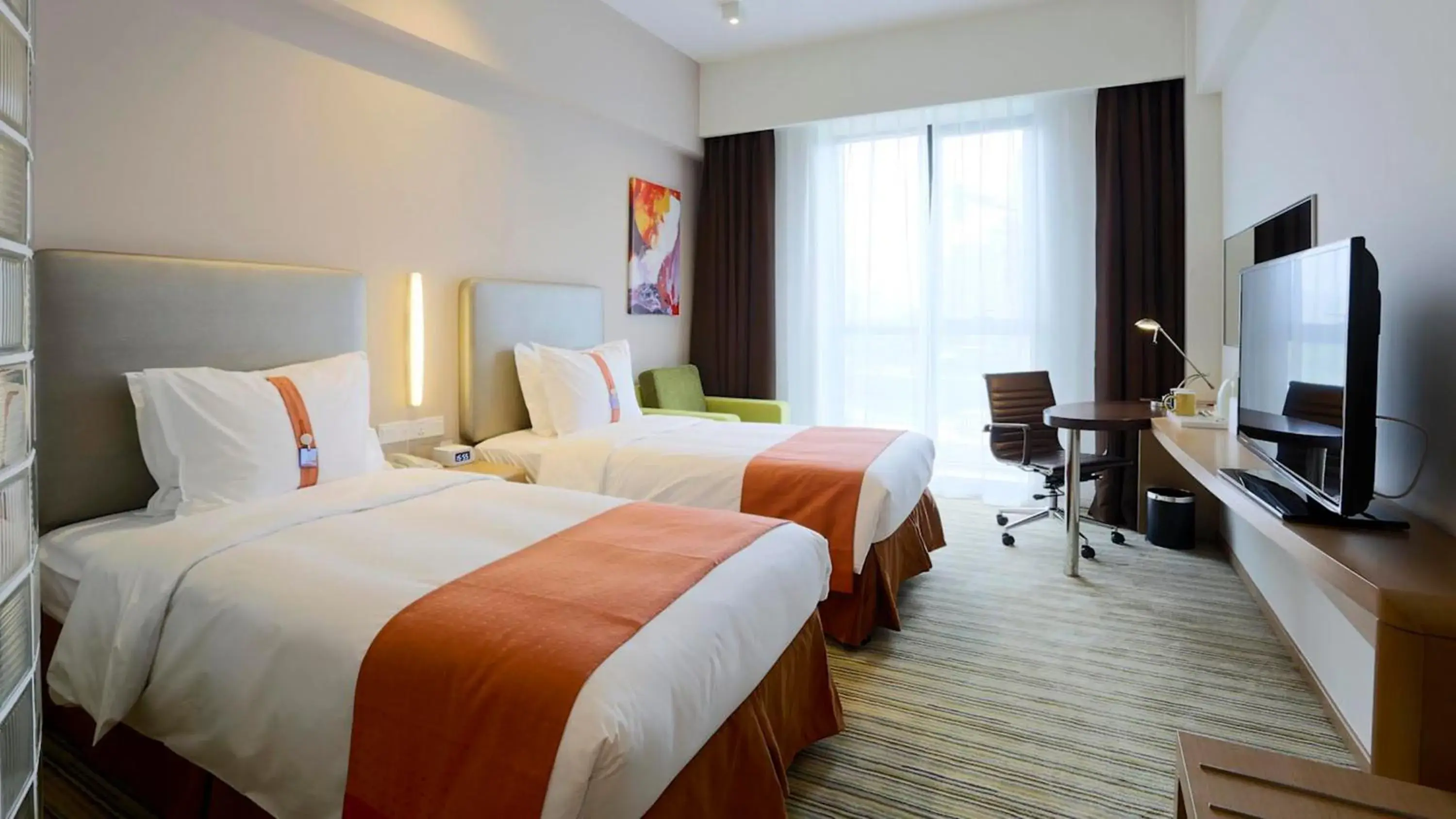 Photo of the whole room, Bed in Holiday Inn Express Shanghai Gongkang by IHG Photo of the whole room, Bed in Holiday Inn Express Shanghai Gongkang by IHG