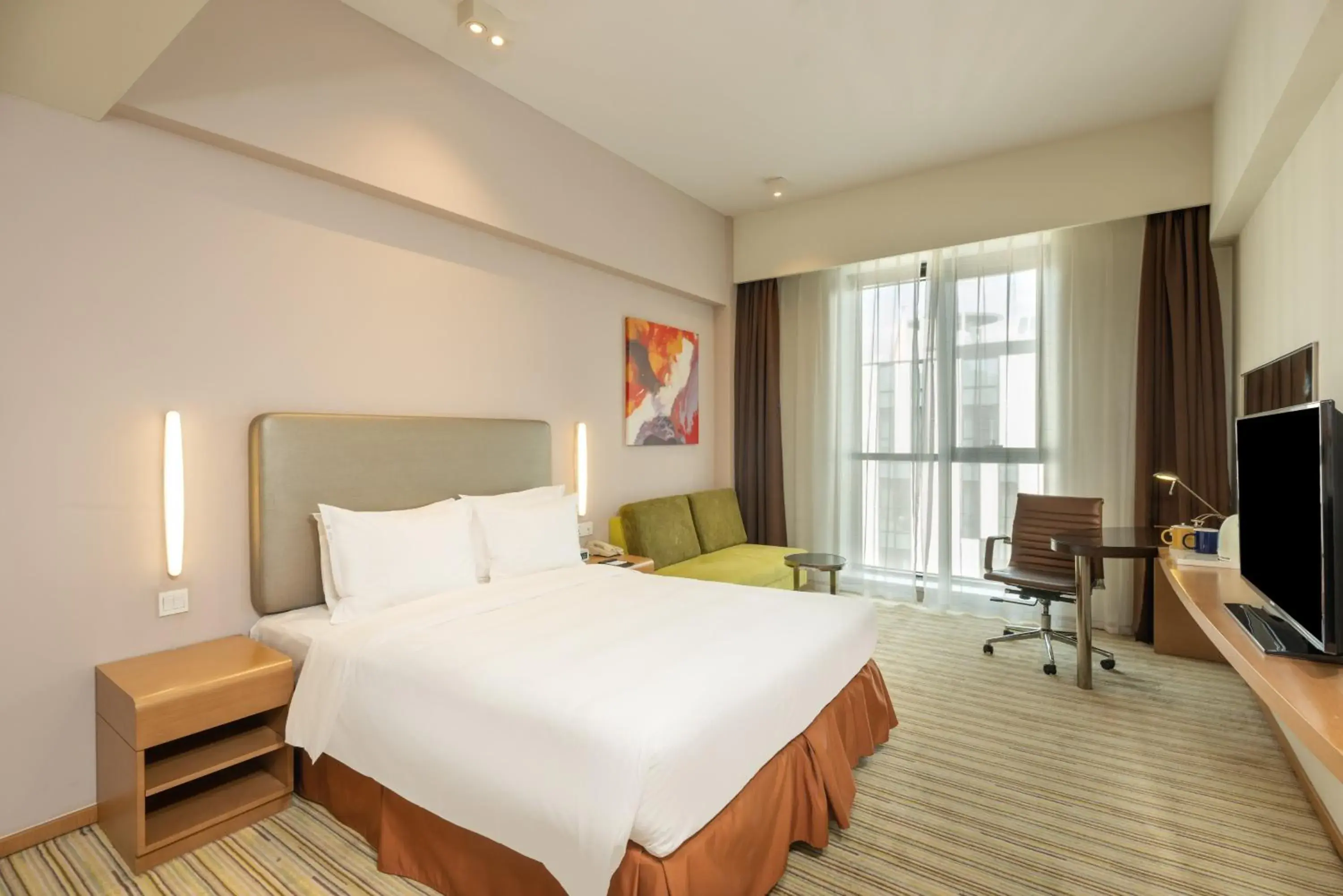 Photo of the whole room, Bed in Holiday Inn Express Shanghai Gongkang by IHG Photo of the whole room, Bed in Holiday Inn Express Shanghai Gongkang by IHG