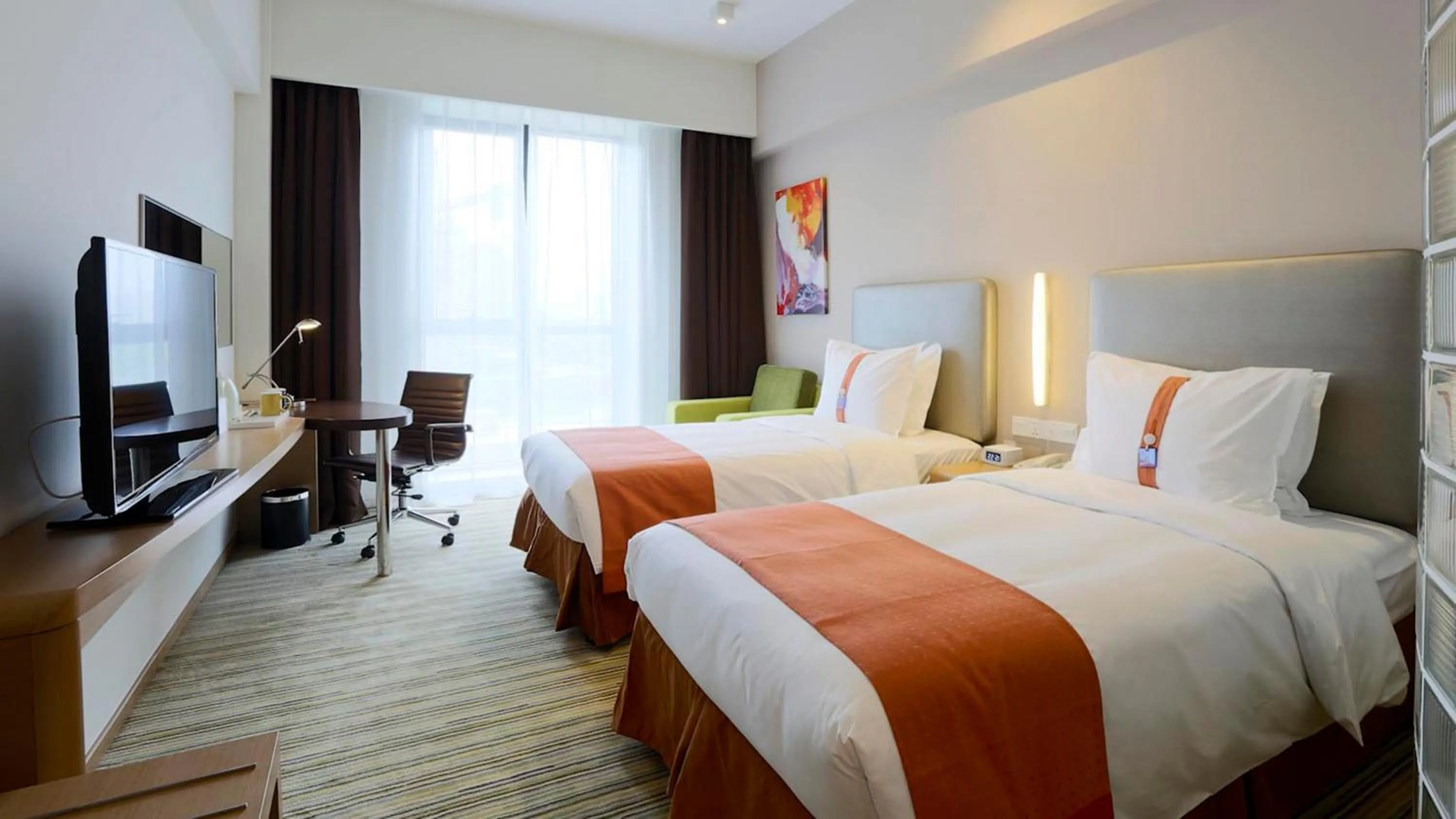 Photo of the whole room, Bed in Holiday Inn Express Shanghai Gongkang by IHG