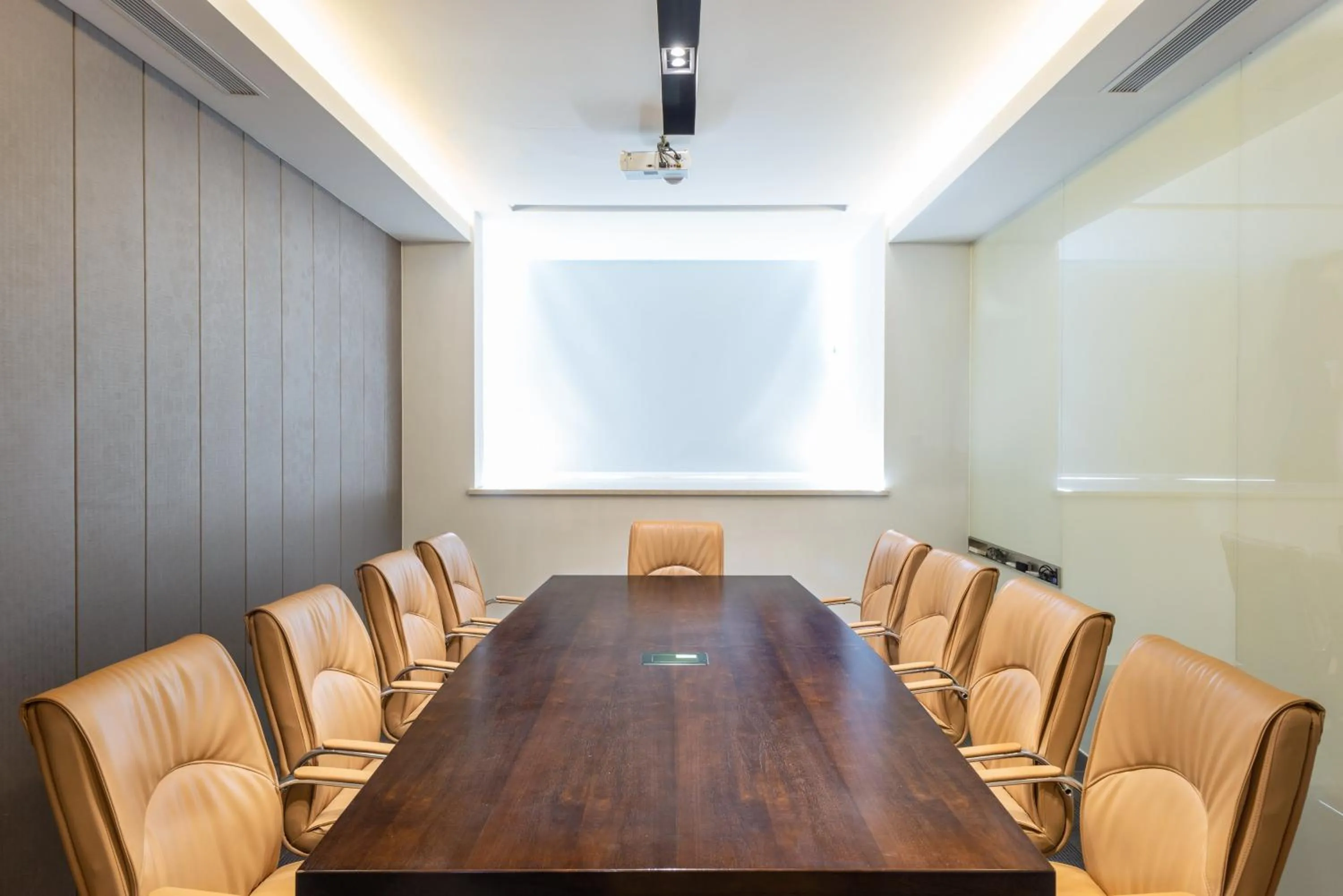 Meeting/conference room in Holiday Inn Express Shanghai Gongkang by IHG