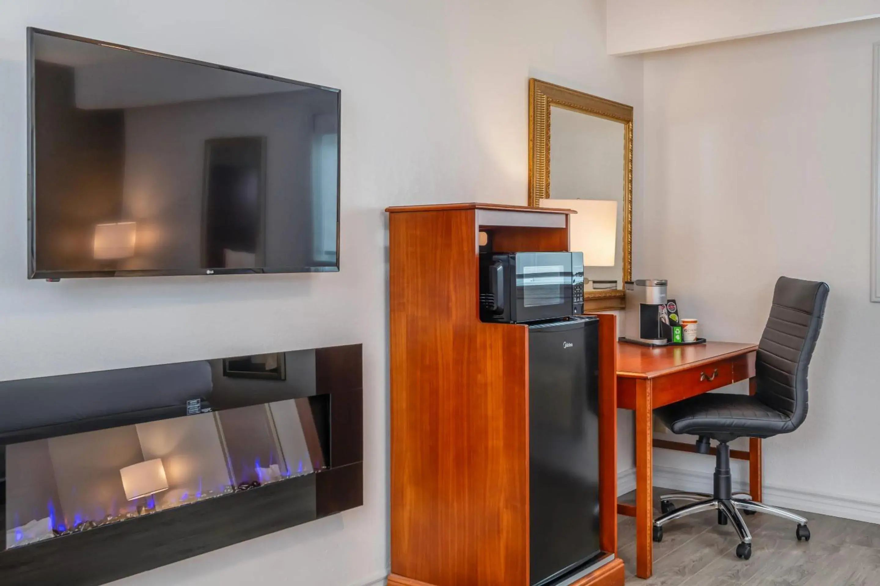 Bedroom in Comfort Inn & Suites Thousand Islands Harbour District Bedroom in Comfort Inn & Suites Thousand Islands Harbour District