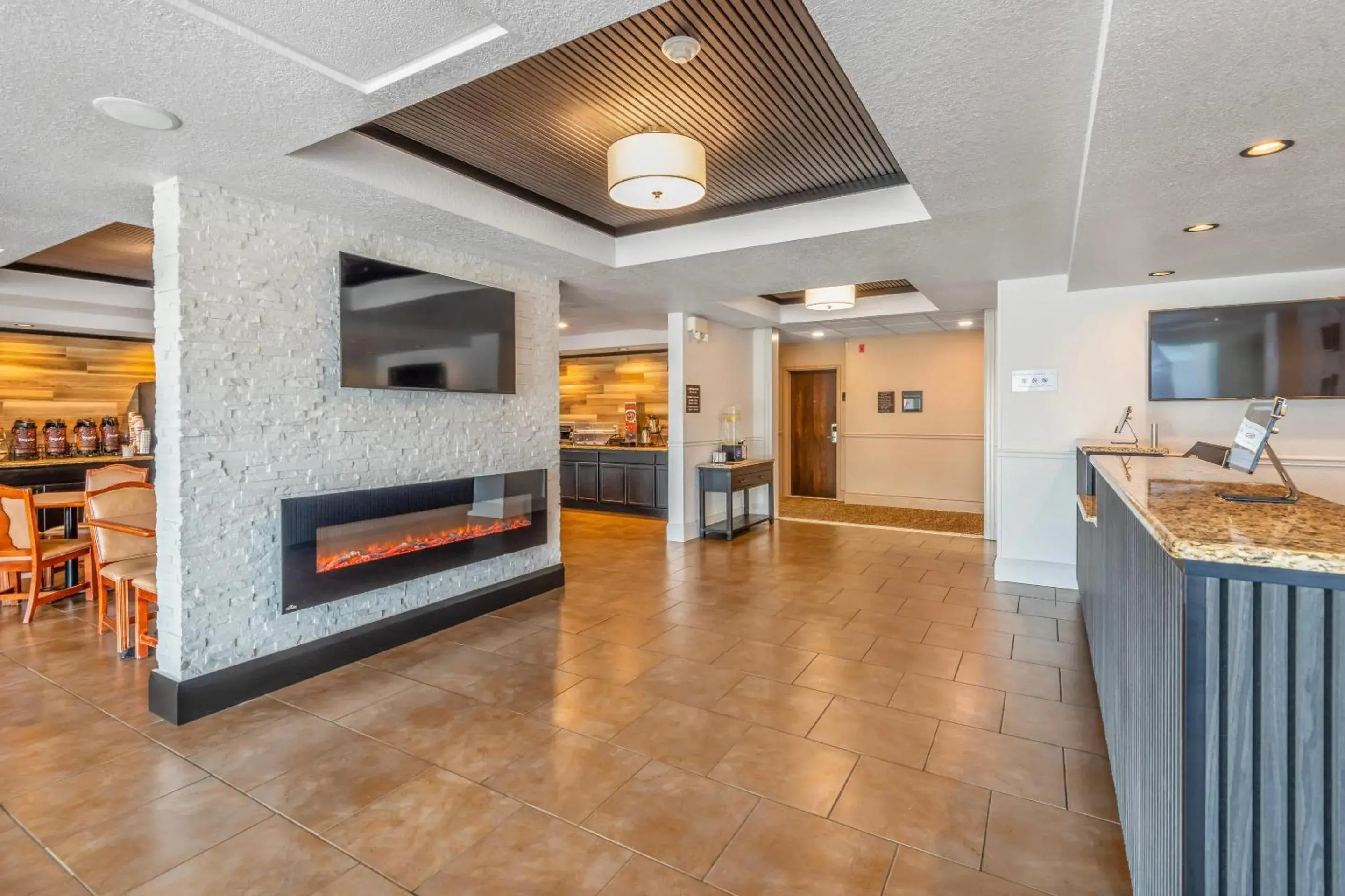 Comfort Inn & Suites Thousand Islands Harbour District Comfort Inn & Suites Thousand Islands Harbour District