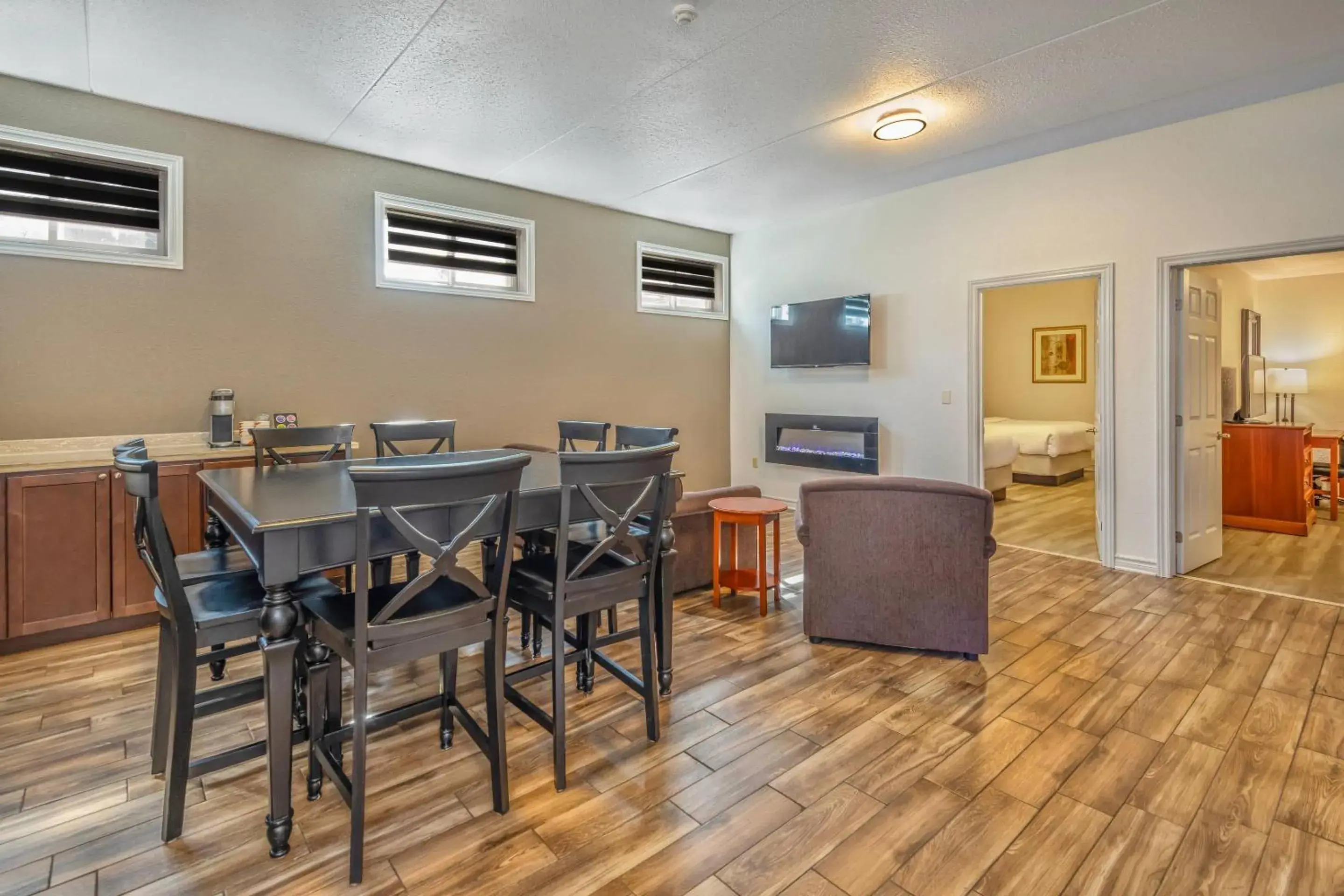 Bedroom in Comfort Inn & Suites Thousand Islands Harbour District Bedroom in Comfort Inn & Suites Thousand Islands Harbour District