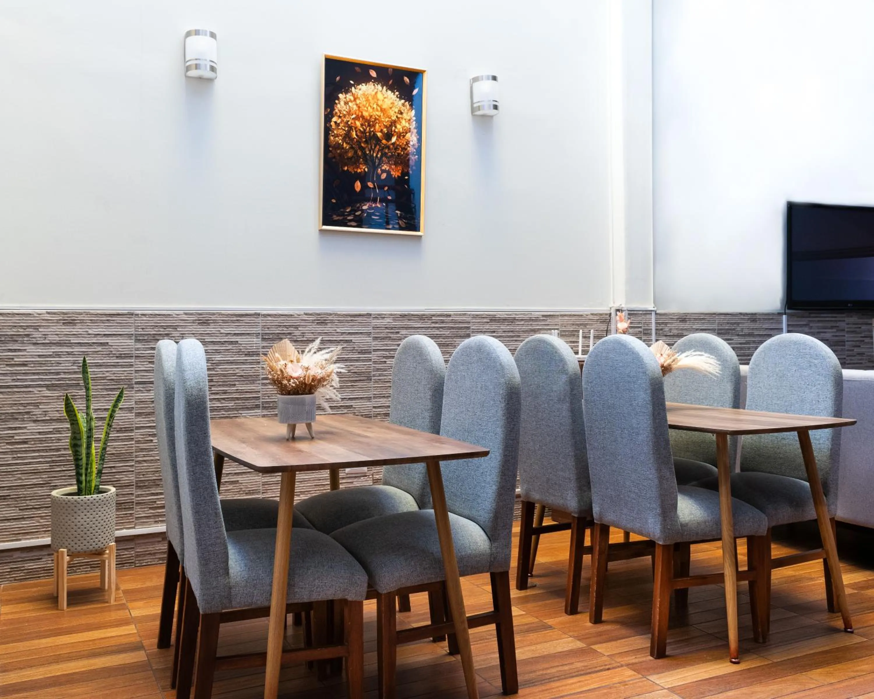 Communal lounge/ TV room in El puente Hotel Boutique