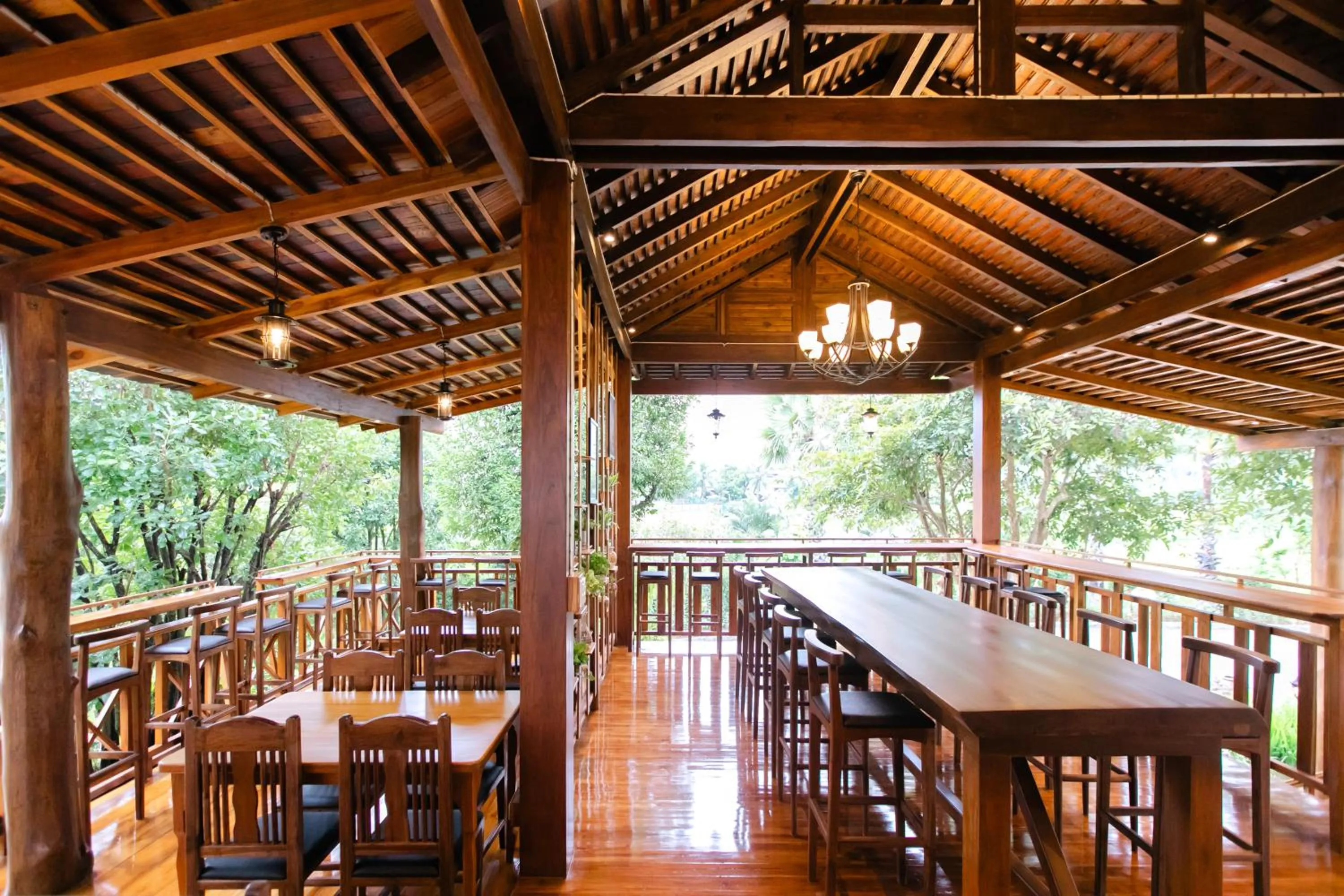 Restaurant/places to eat in Saksila Resort