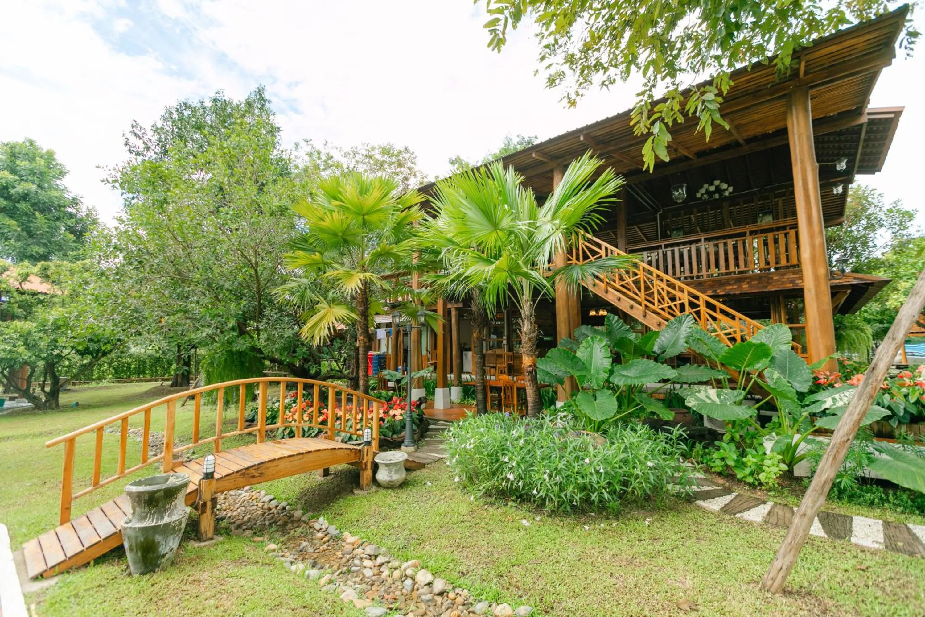 Restaurant/places to eat in Saksila Resort