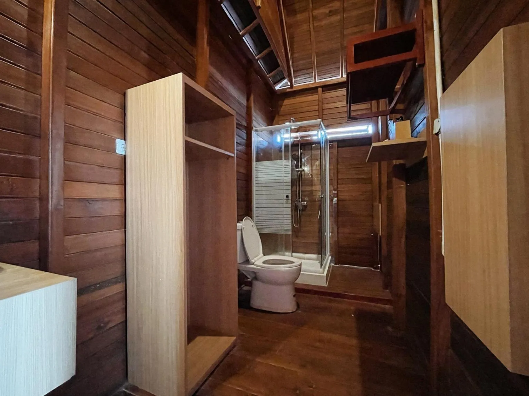 Shower in Tabitha Tunak Resort