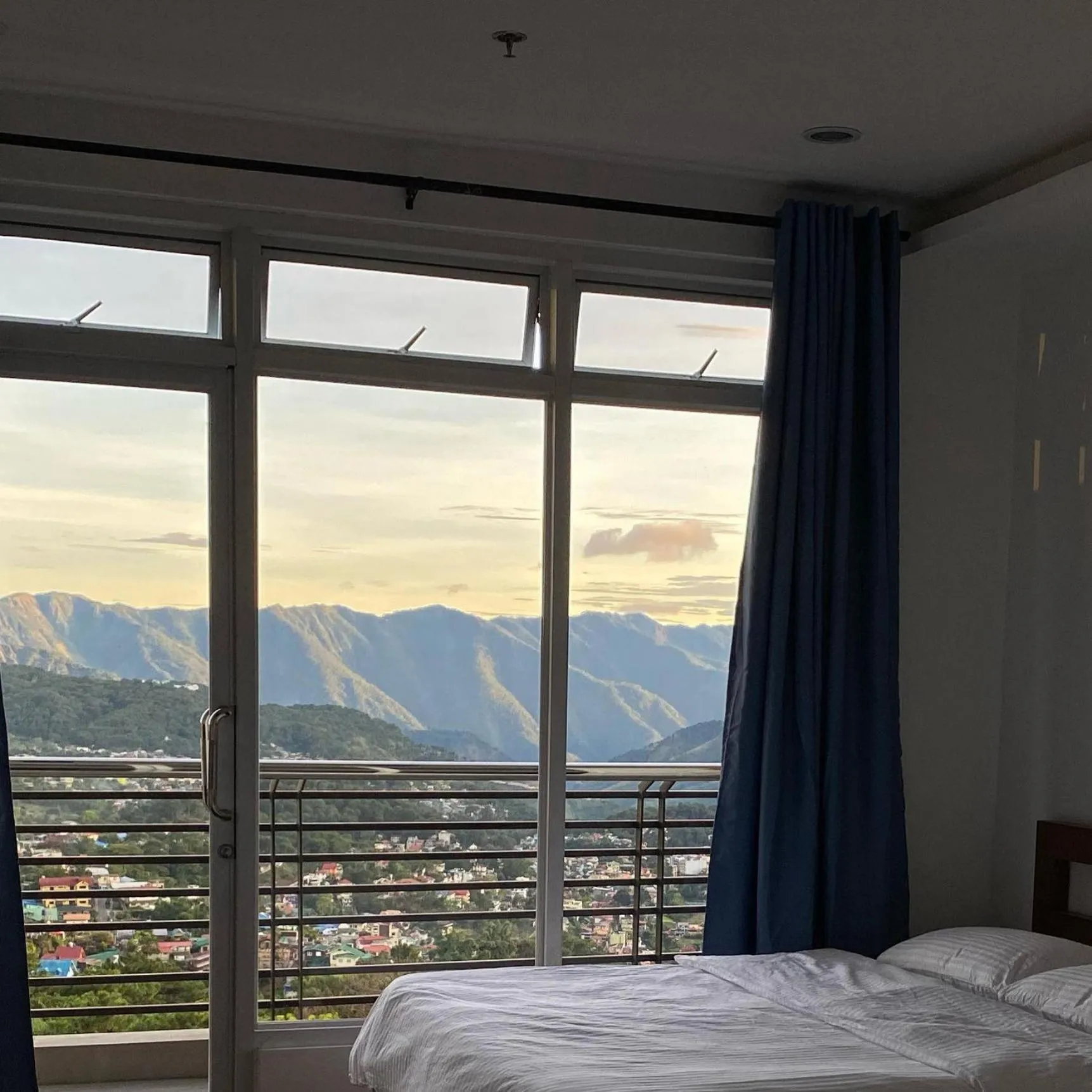 Bed in ECCO Suites Baguio