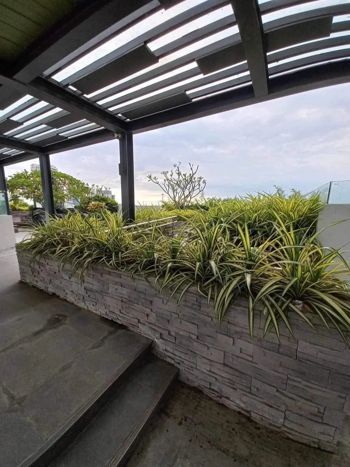 6F Balcony View Studio Mesatierra Garden Residences